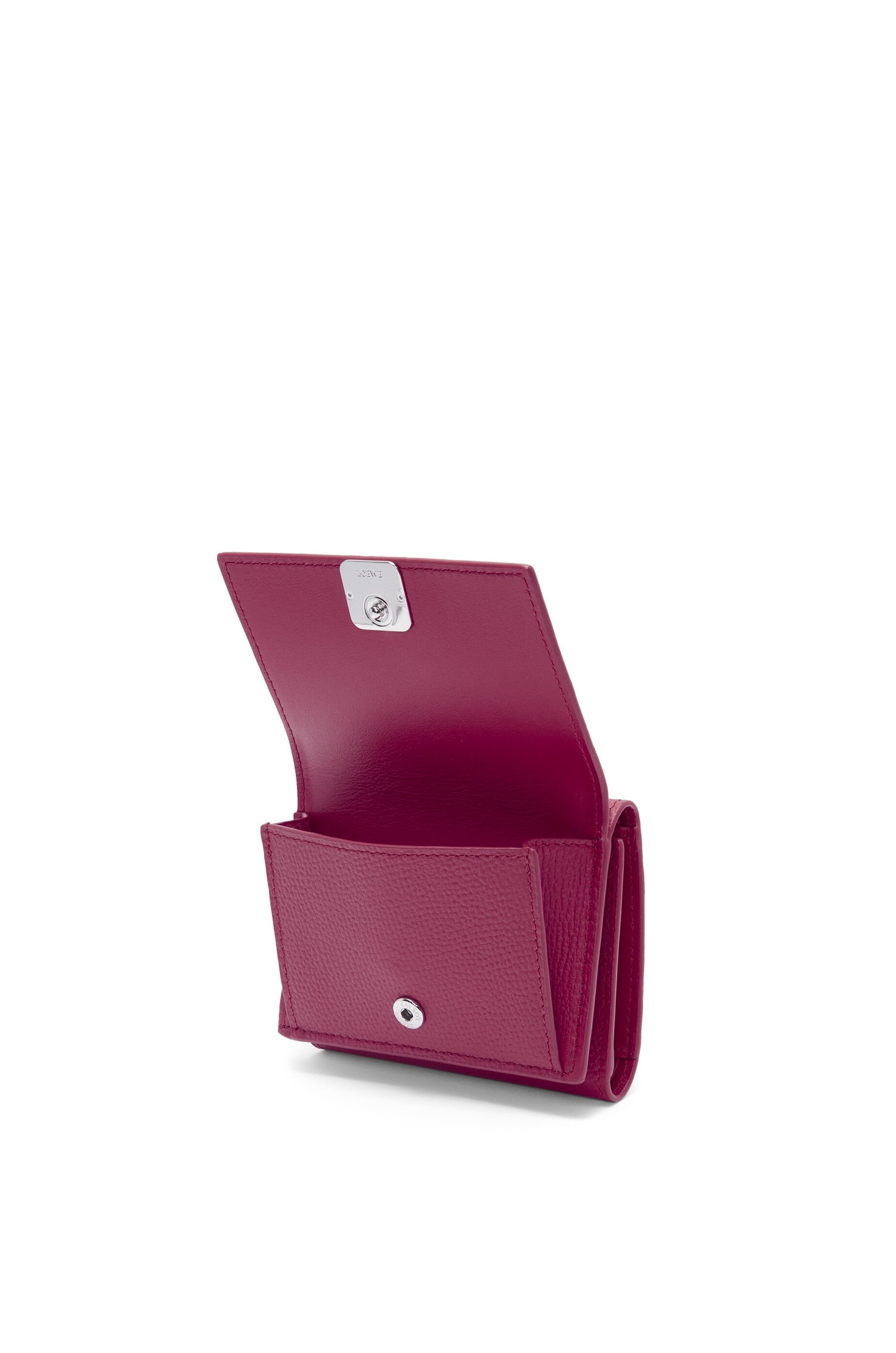 Anagram trifold wallet in pebble grain calfskin - 3