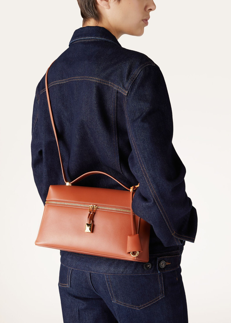 Loro Piana Extra Bag L27 outlook