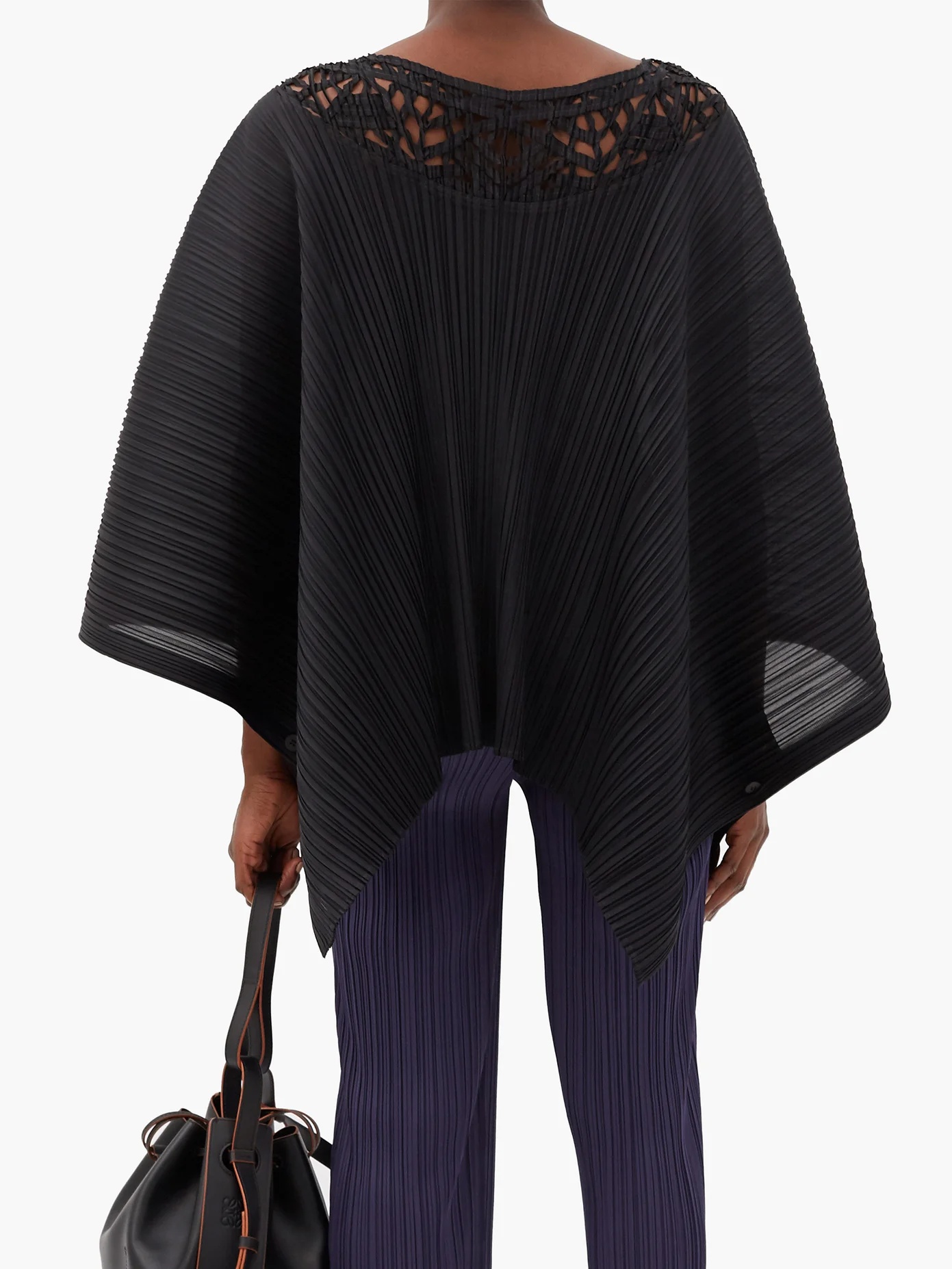 Batten-lace technical-pleated shawl - 5