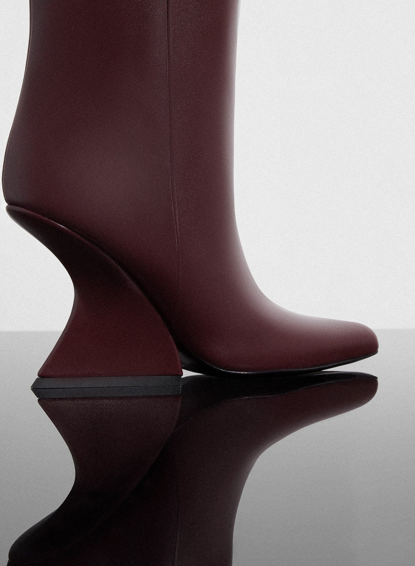 burgundy curved heel knee-high boots - 3