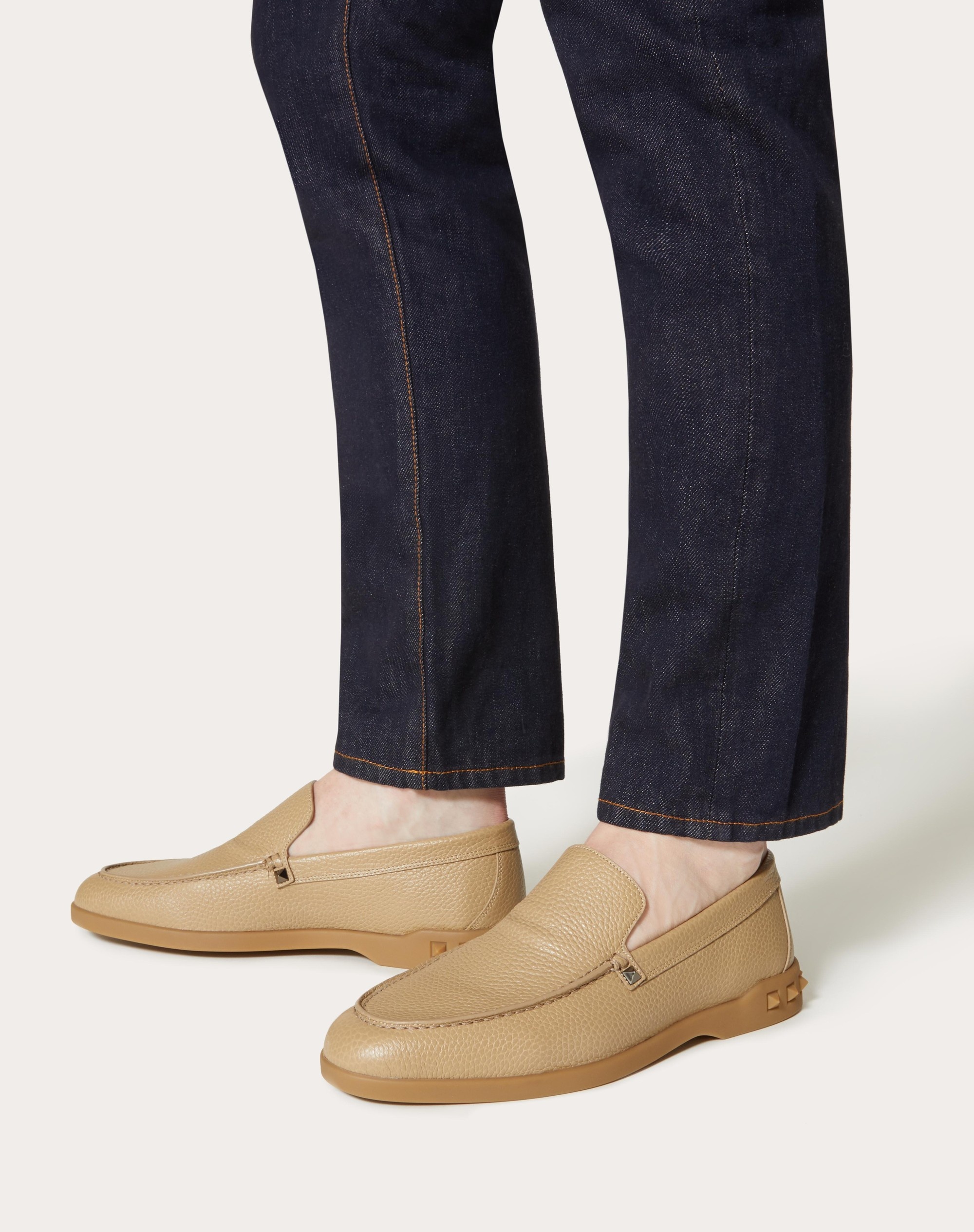 LEISURE FLOWS SLIP-ON IN GRAINY CALFSKIN - 6