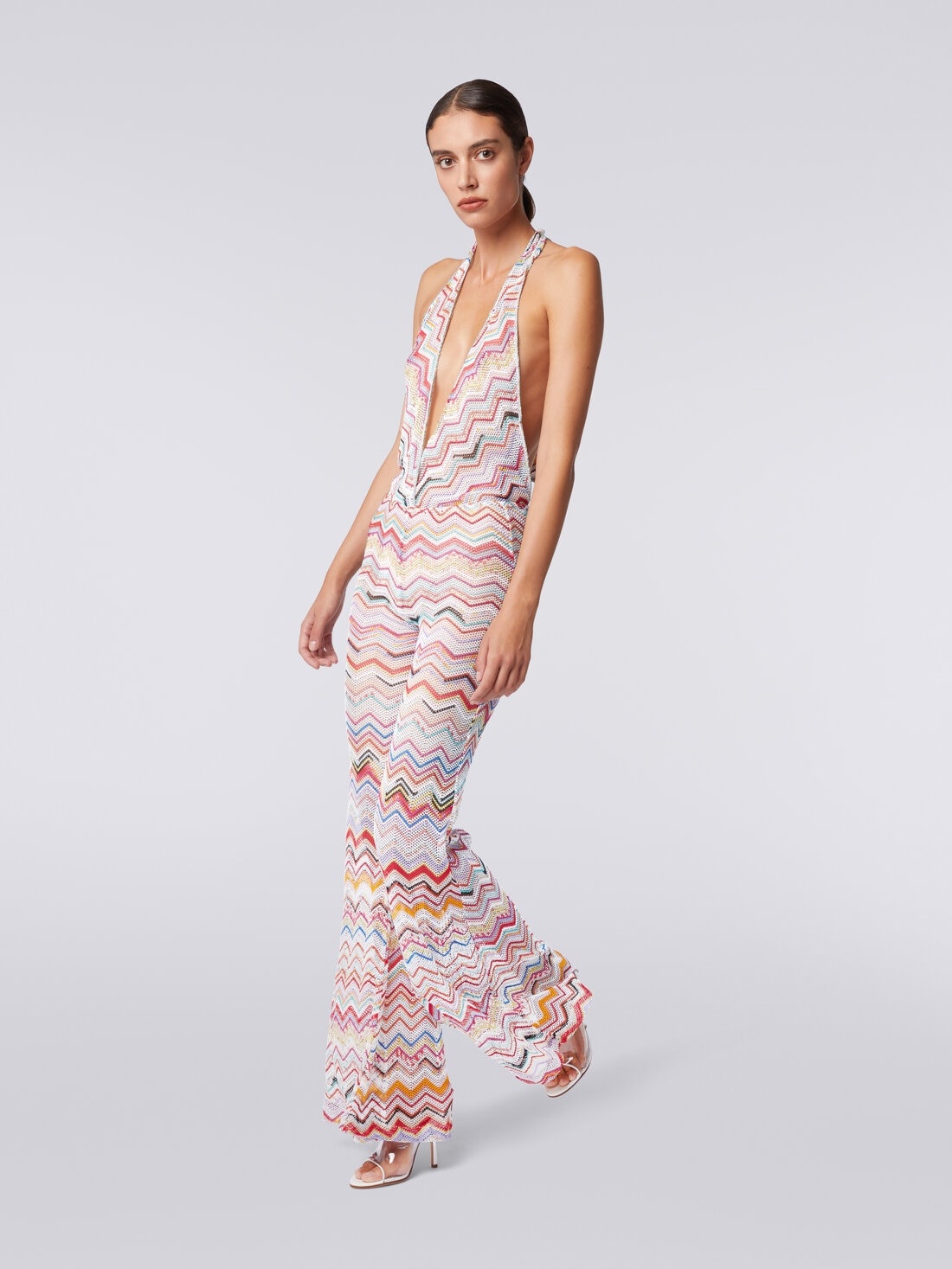 Crochet jumpsuit with V neckline - 3