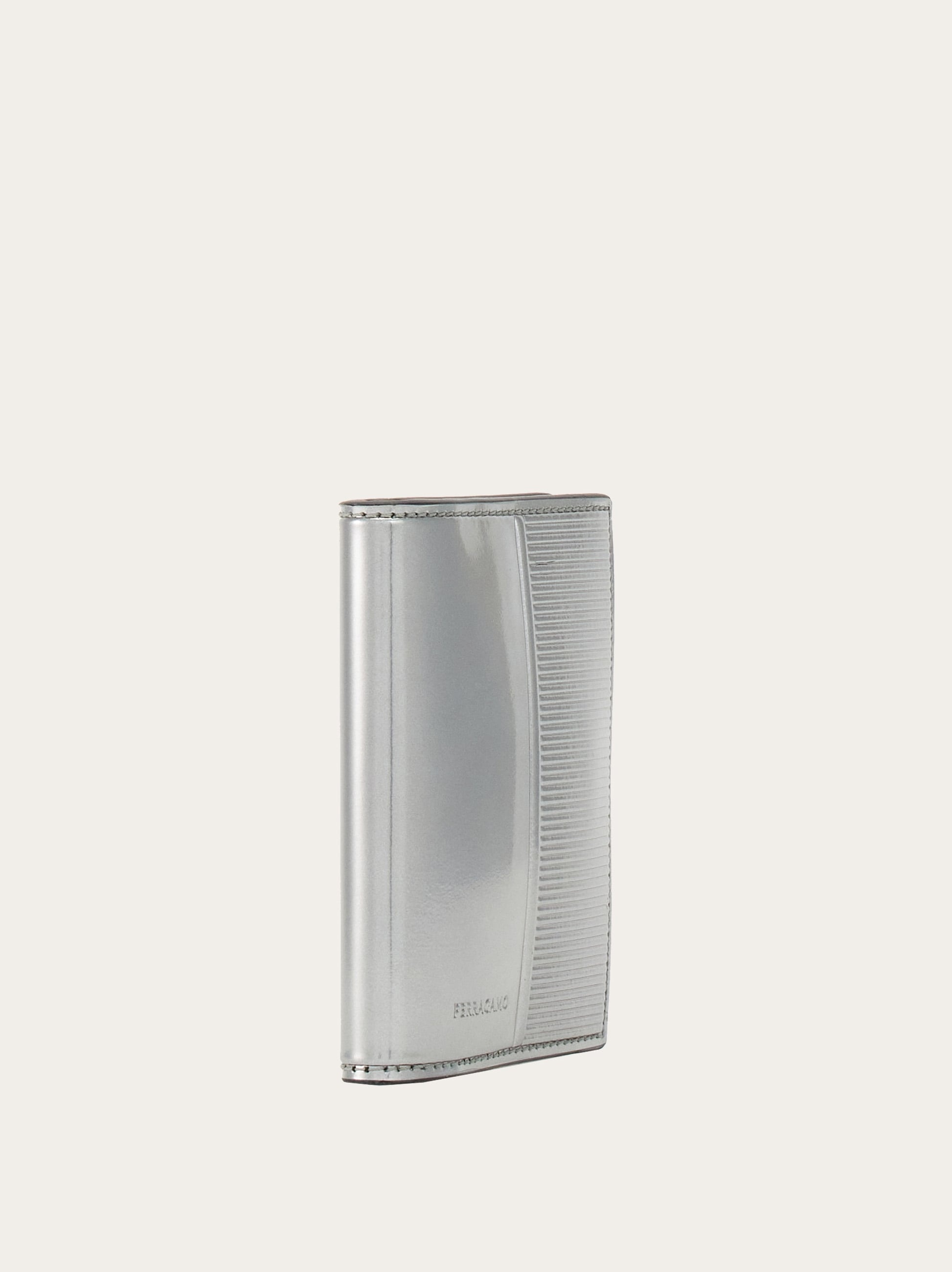 Credit card holder with knurled detailing - 2