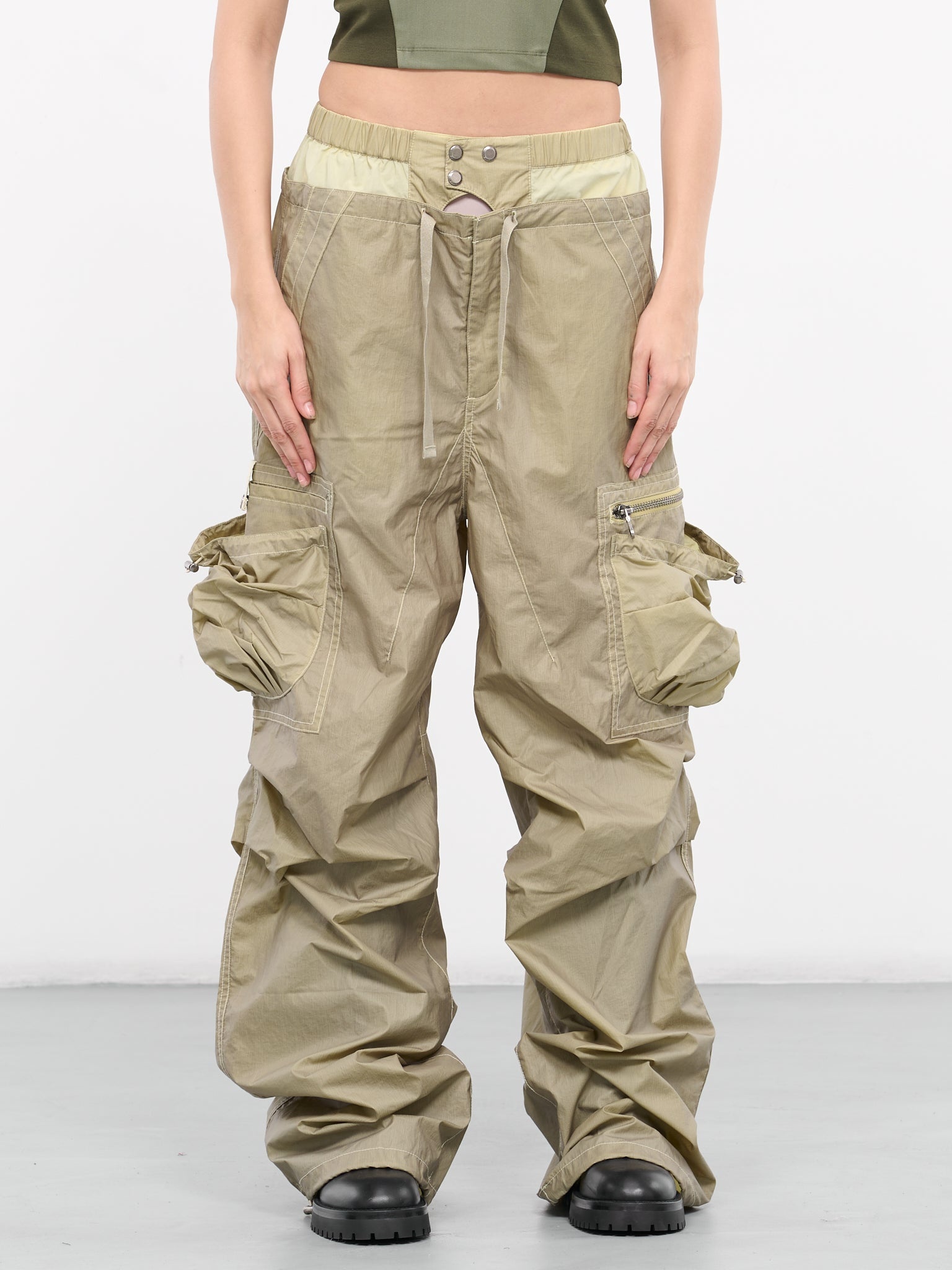 パンツ [ANDERSSON BELL] BALLOON POCKET PARACHUTE PANTS Andersson Bell - Balloon Pocket Parachute Pants | HBX