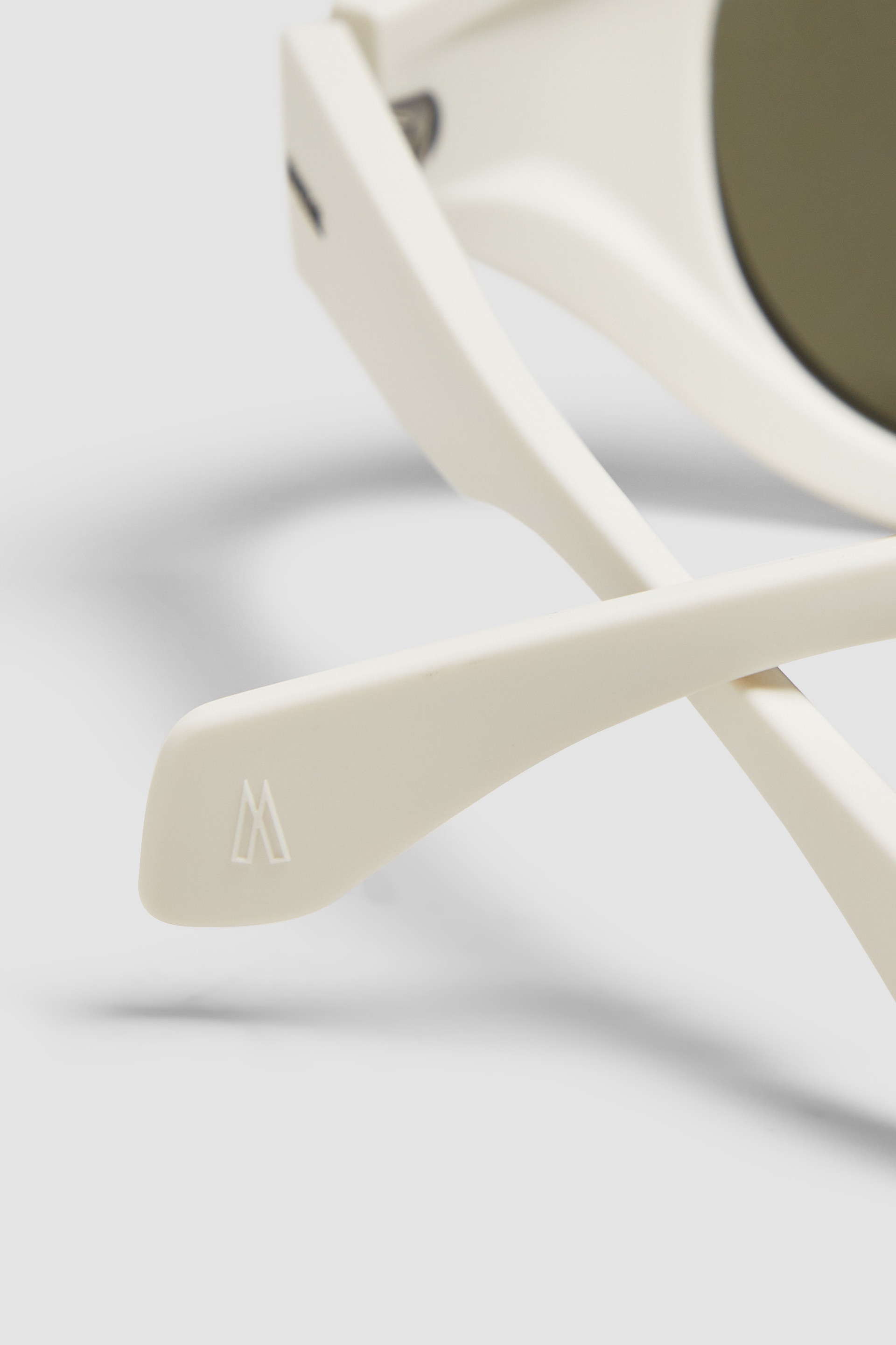 Futuro Round Sunglasses - 6