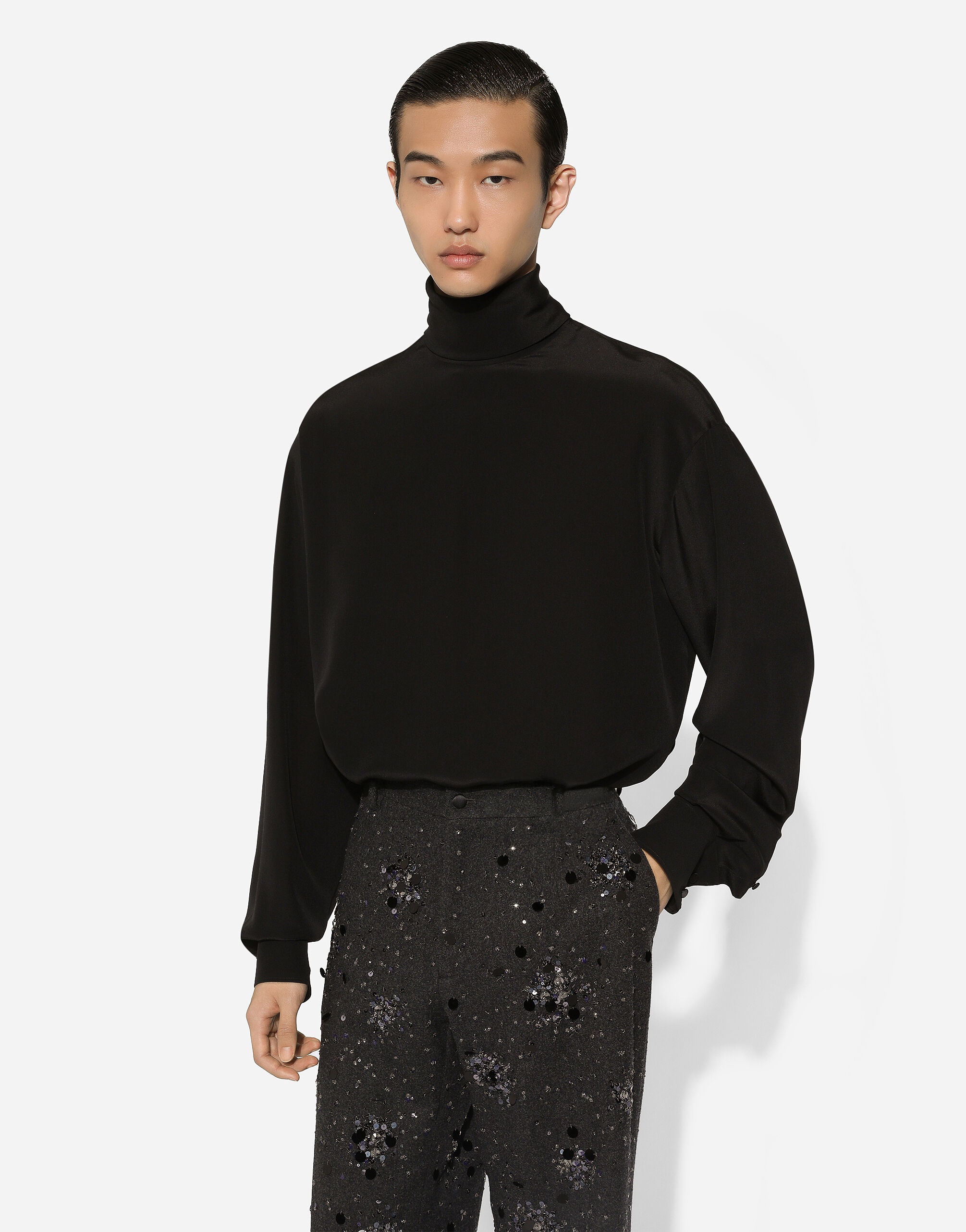 Loose silk turtleneck with shirt cuffs - 2