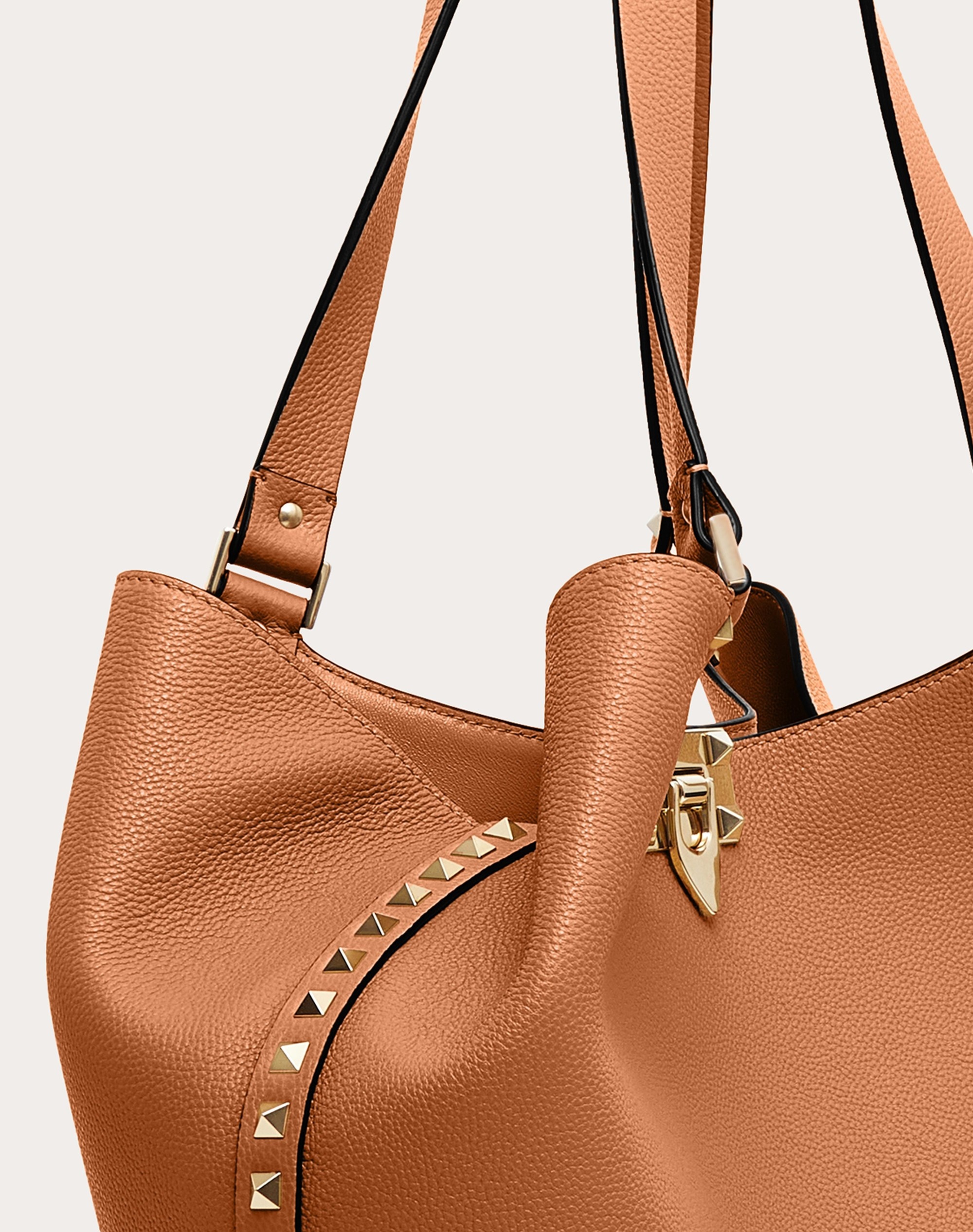 VALENTINO GARAVANI ROCKSTUD SHOPPING BAG IN GRAINY CALFSKIN - 4