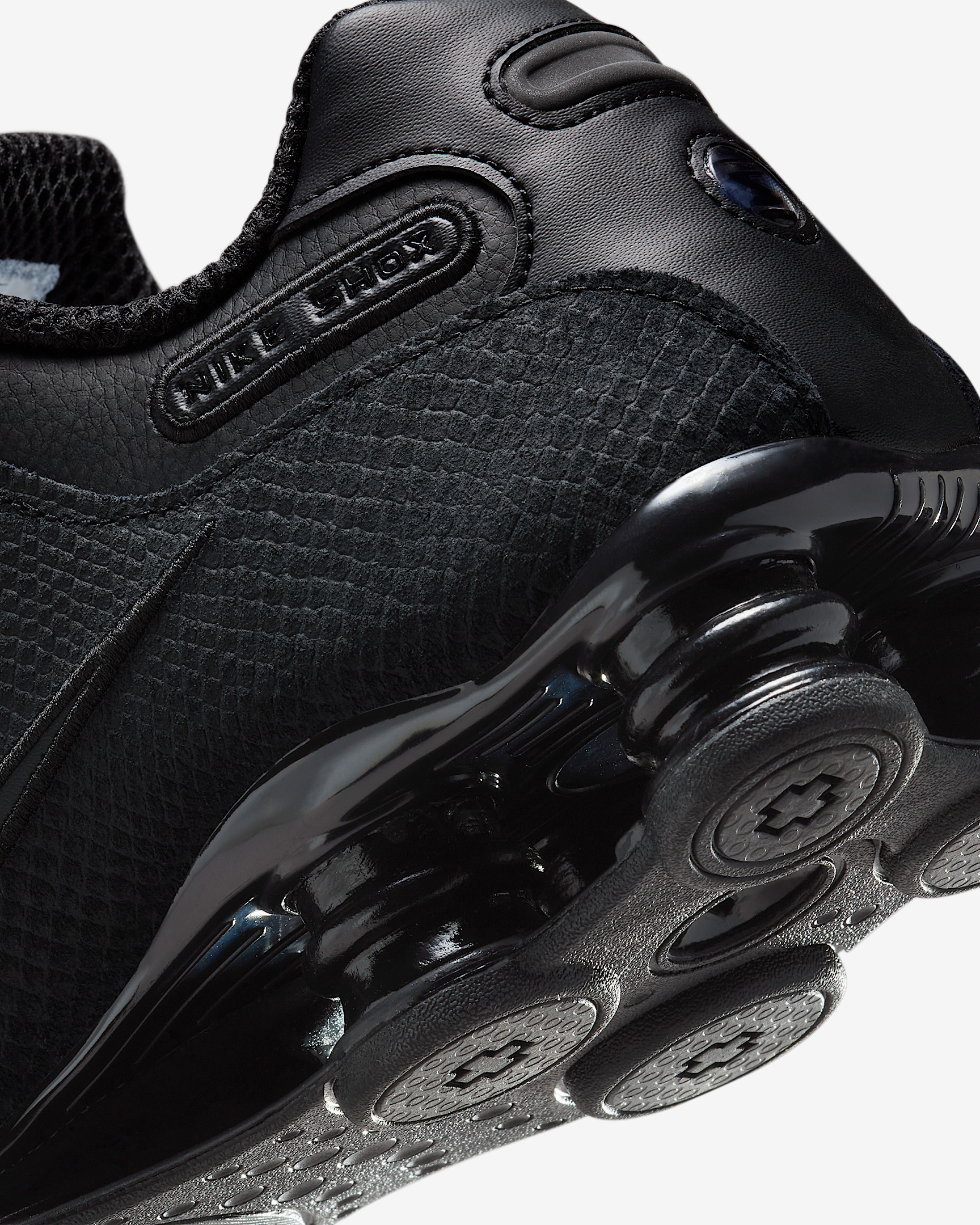 Nike Shox NZ Men's Shoe - 8
