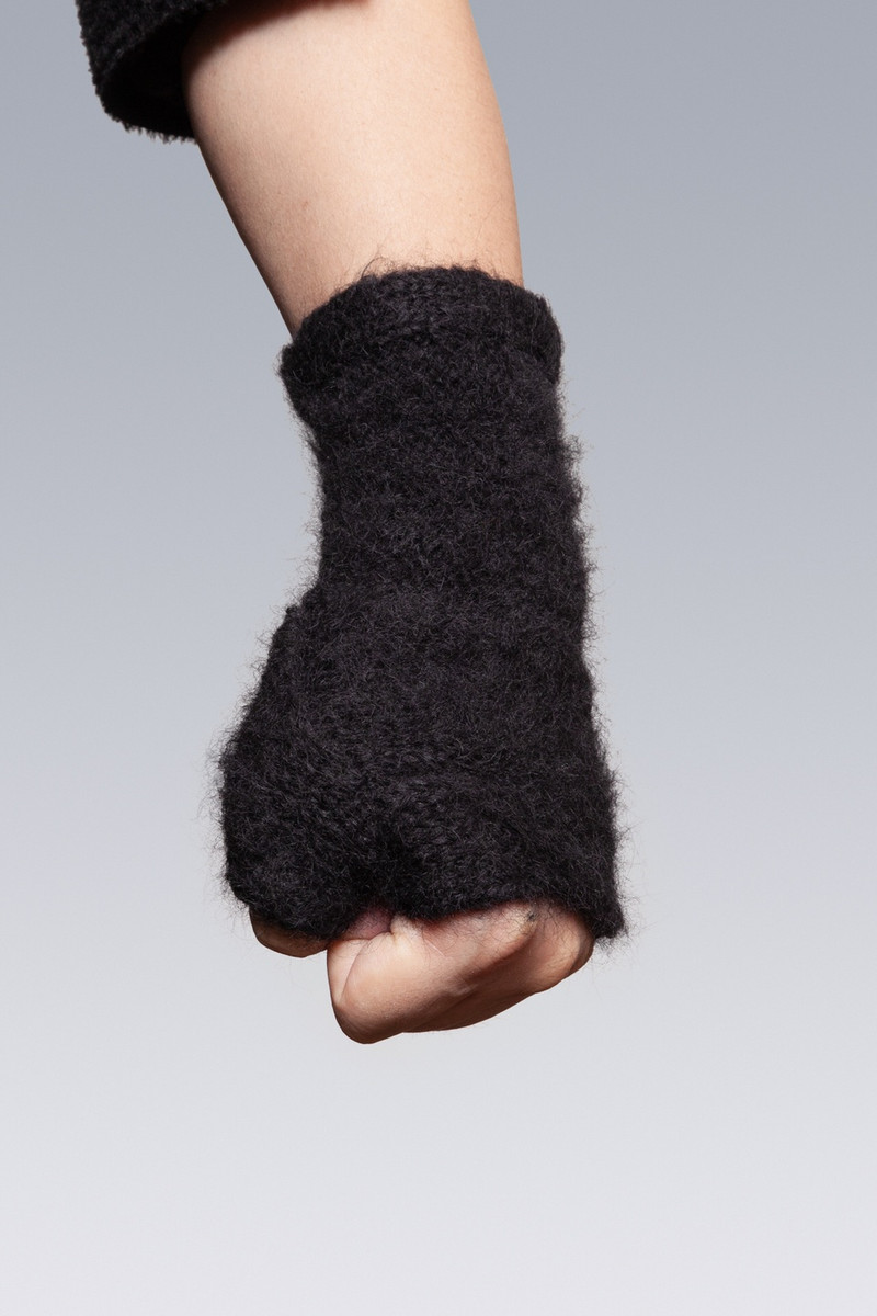 HG1-PU Suri Alpaca Hand Gaiter Black 4