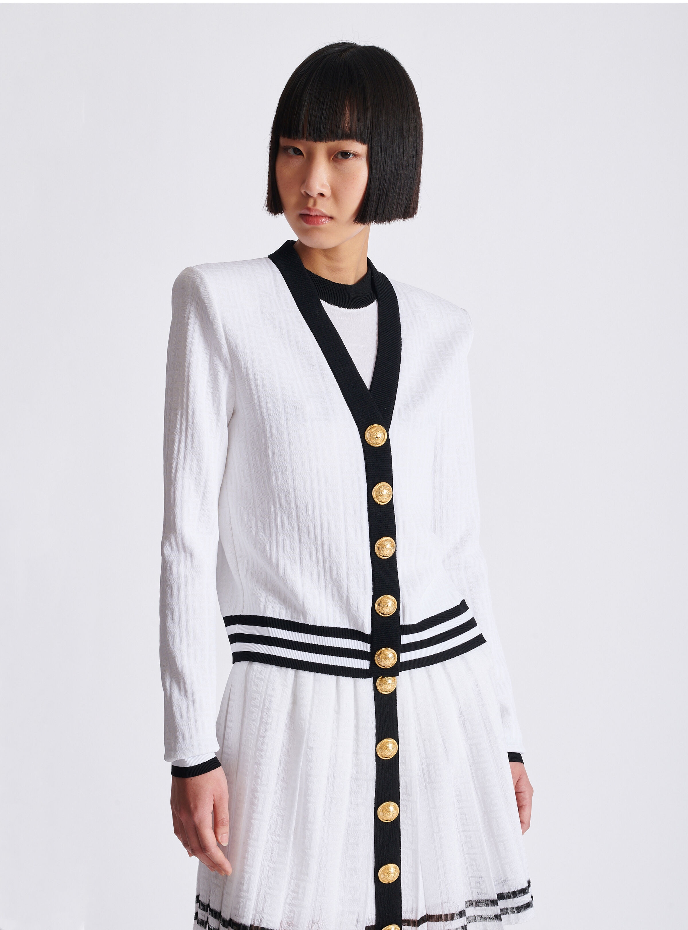 Two-tone monogrammed knit cardigan - 6