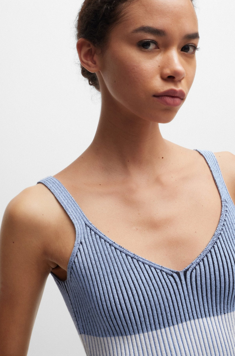 V-NECK VEST TOP IN A RIBBED KNIT 5