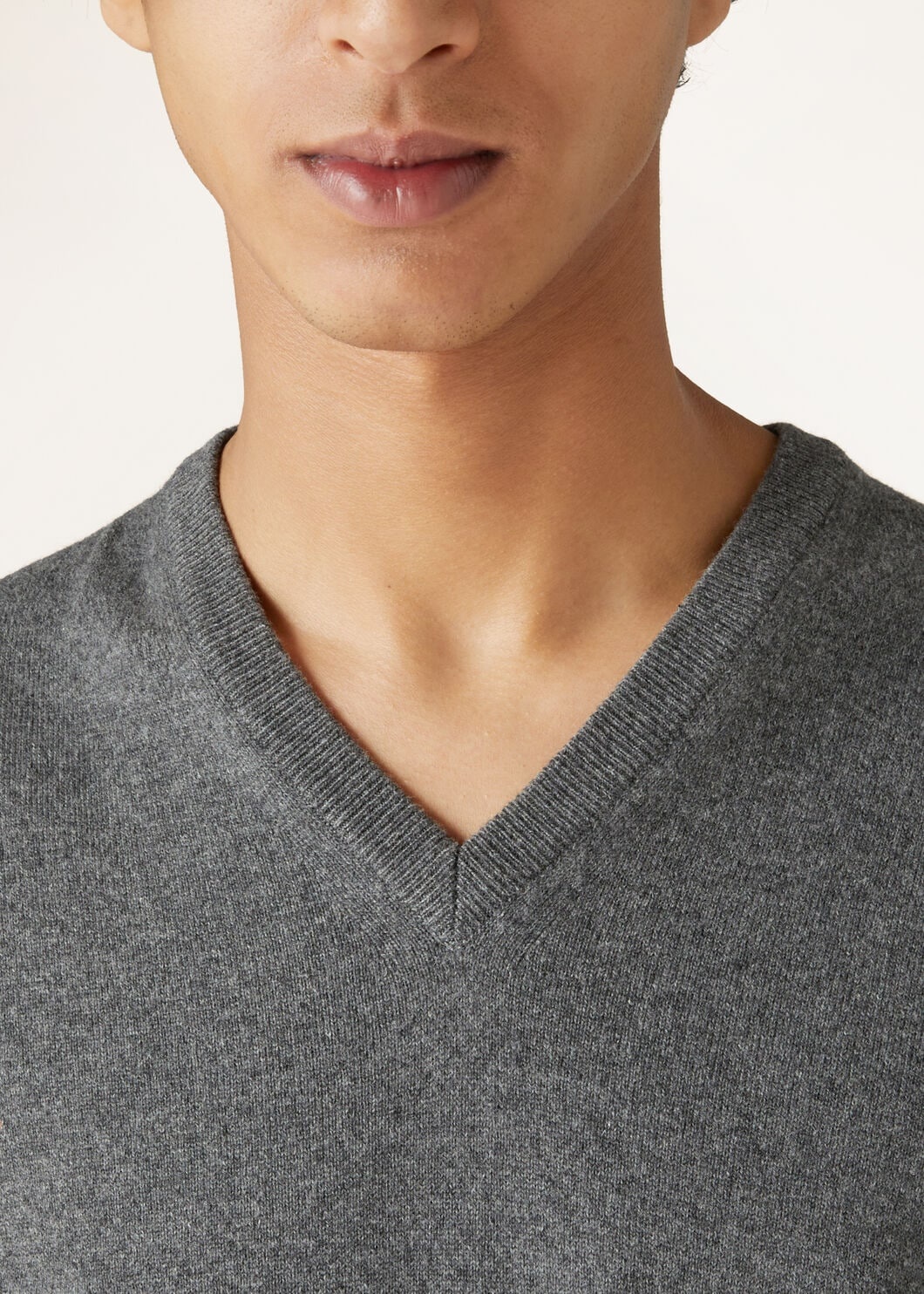 Classic V-Neck - 3