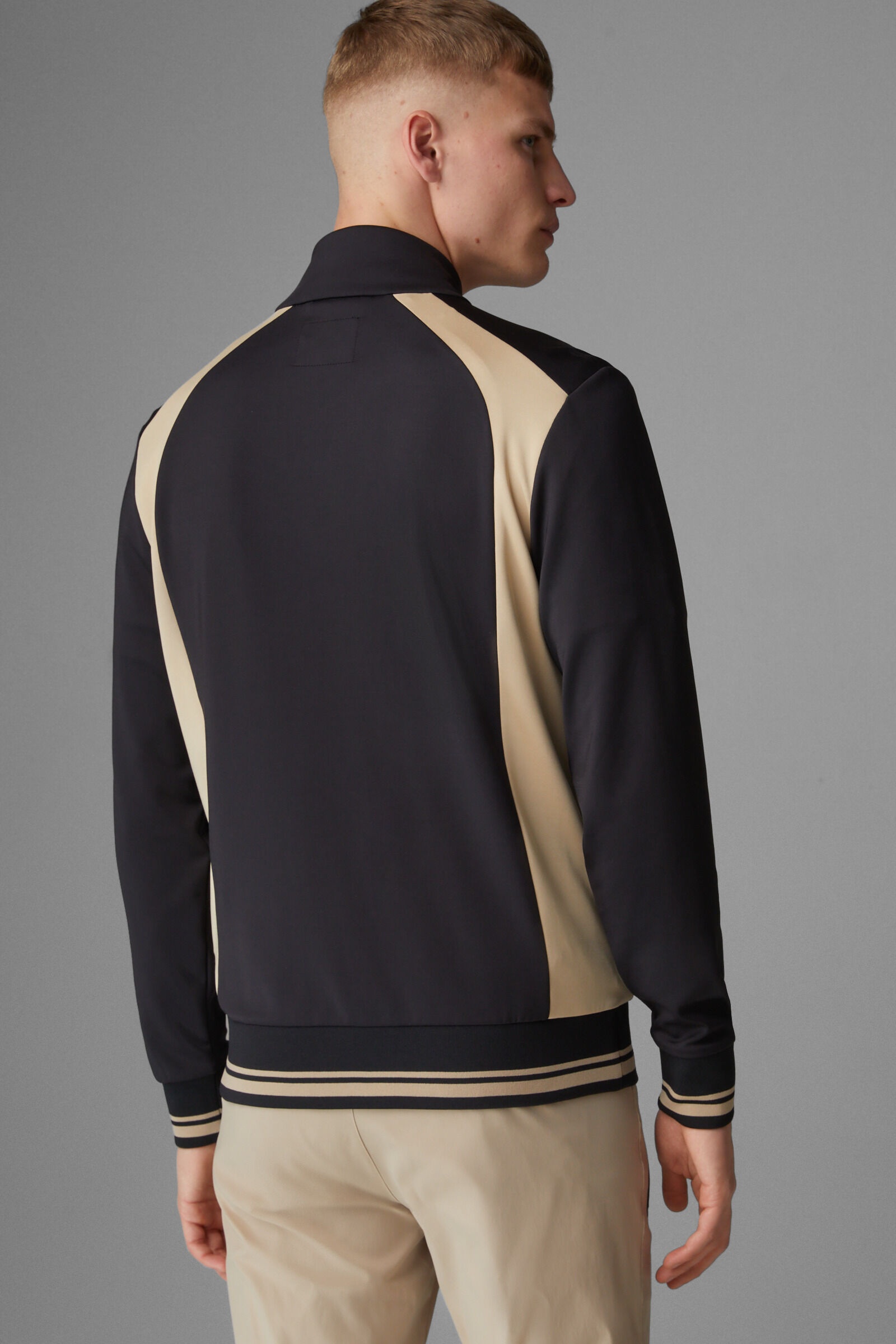 Bernd Second layer in Black/Beige - 3