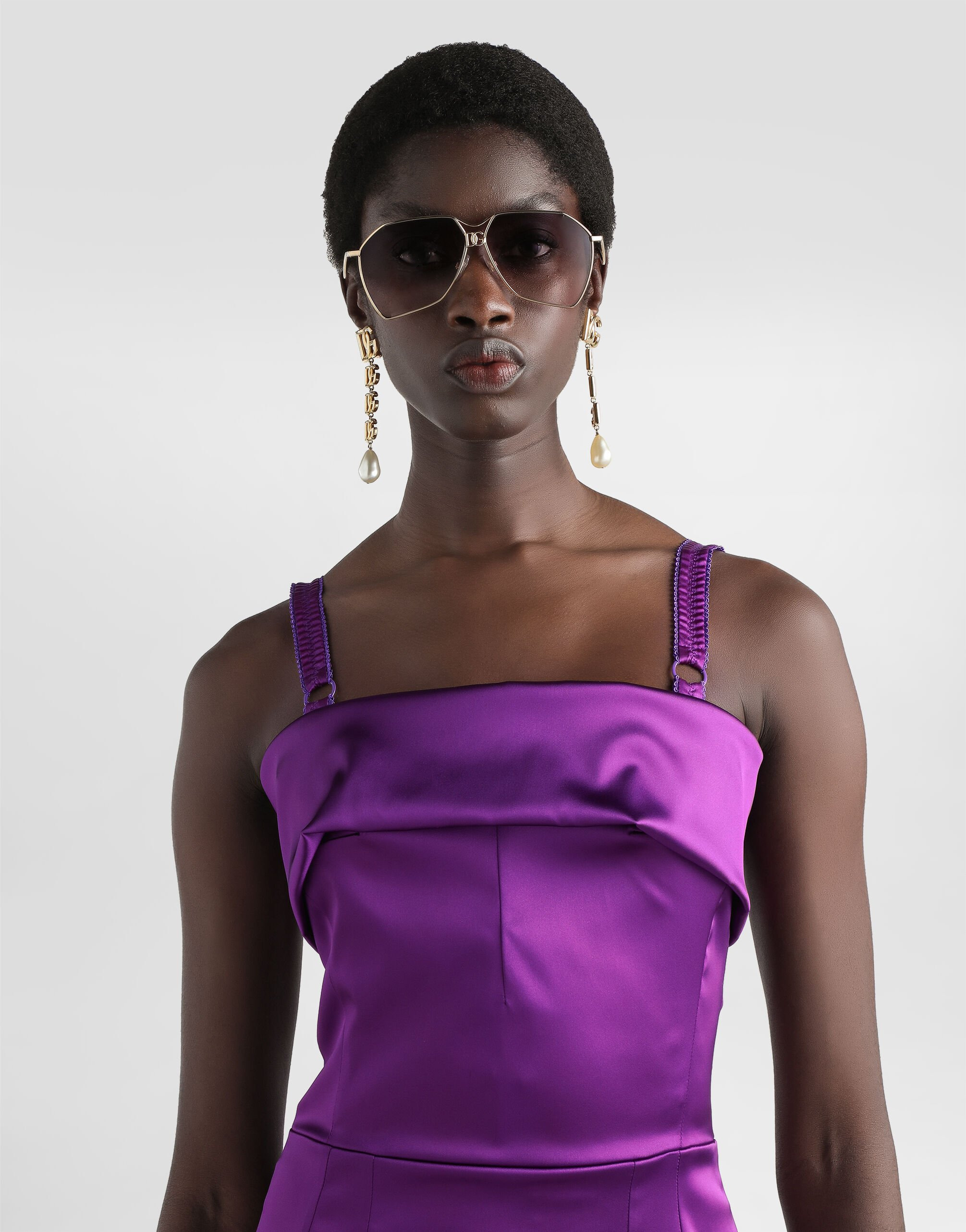 Fitted satin dress - 4