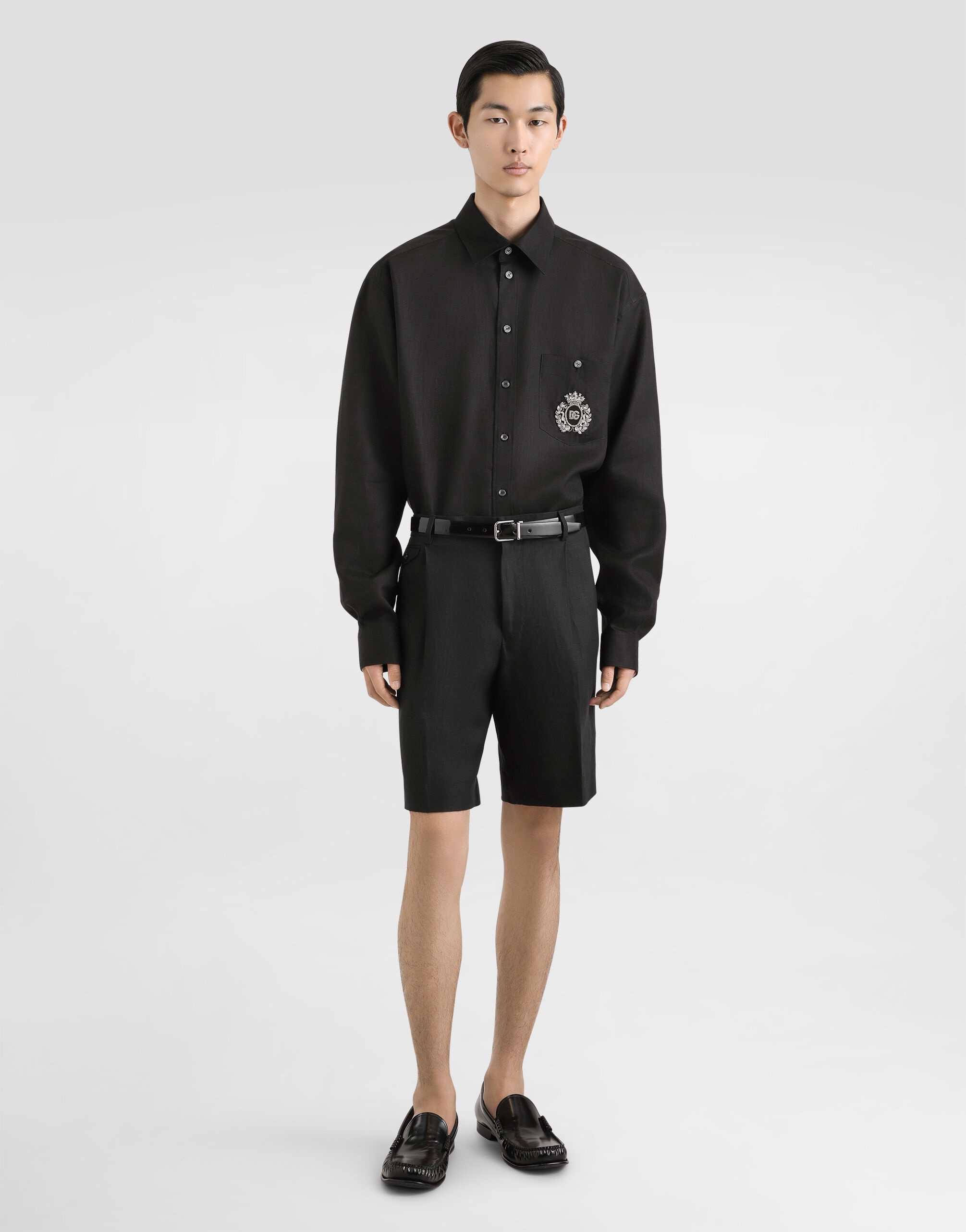 Linen shirt with heraldic patch - 2