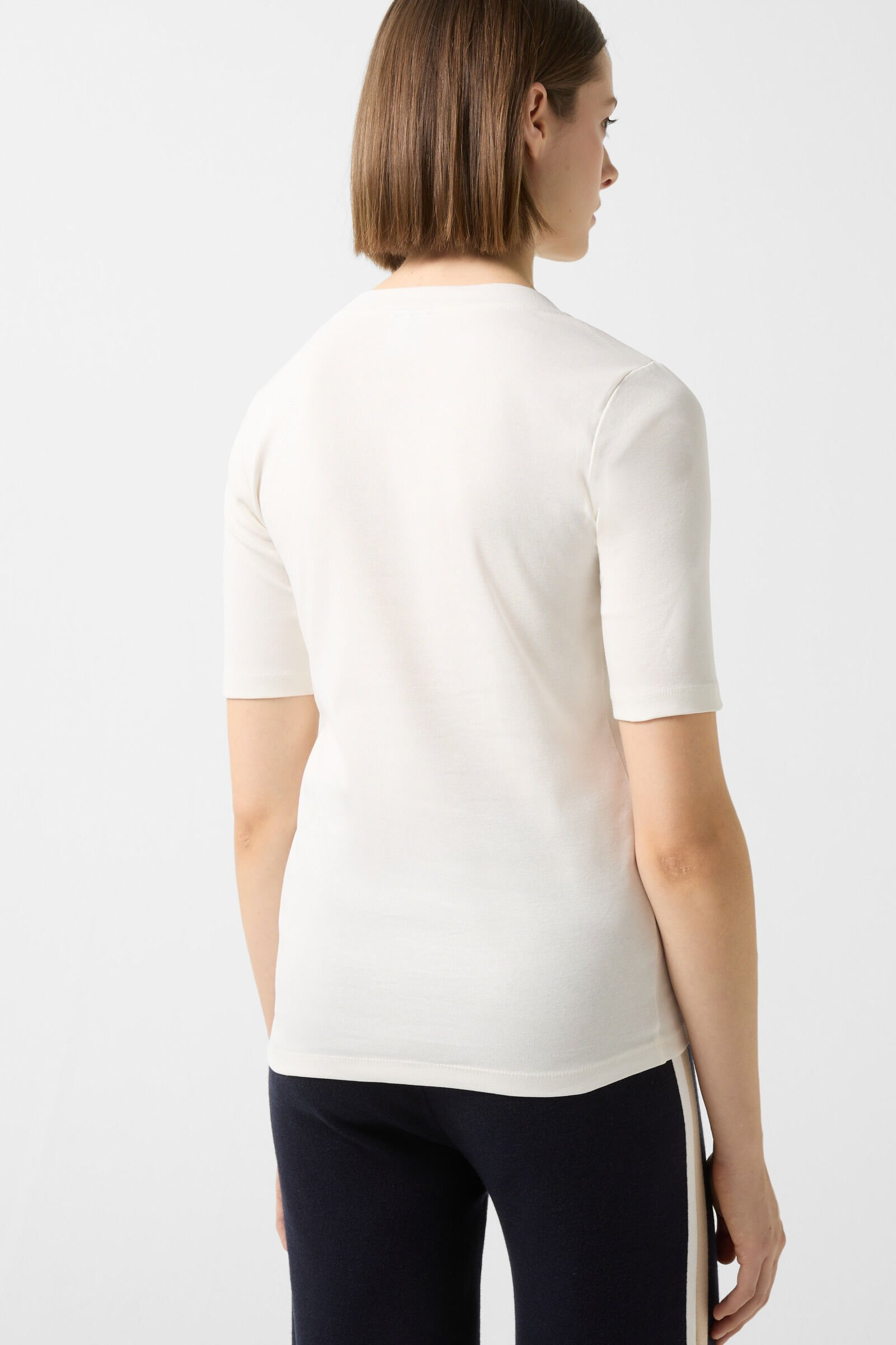 Nikini T-shirt in Off-white - 3