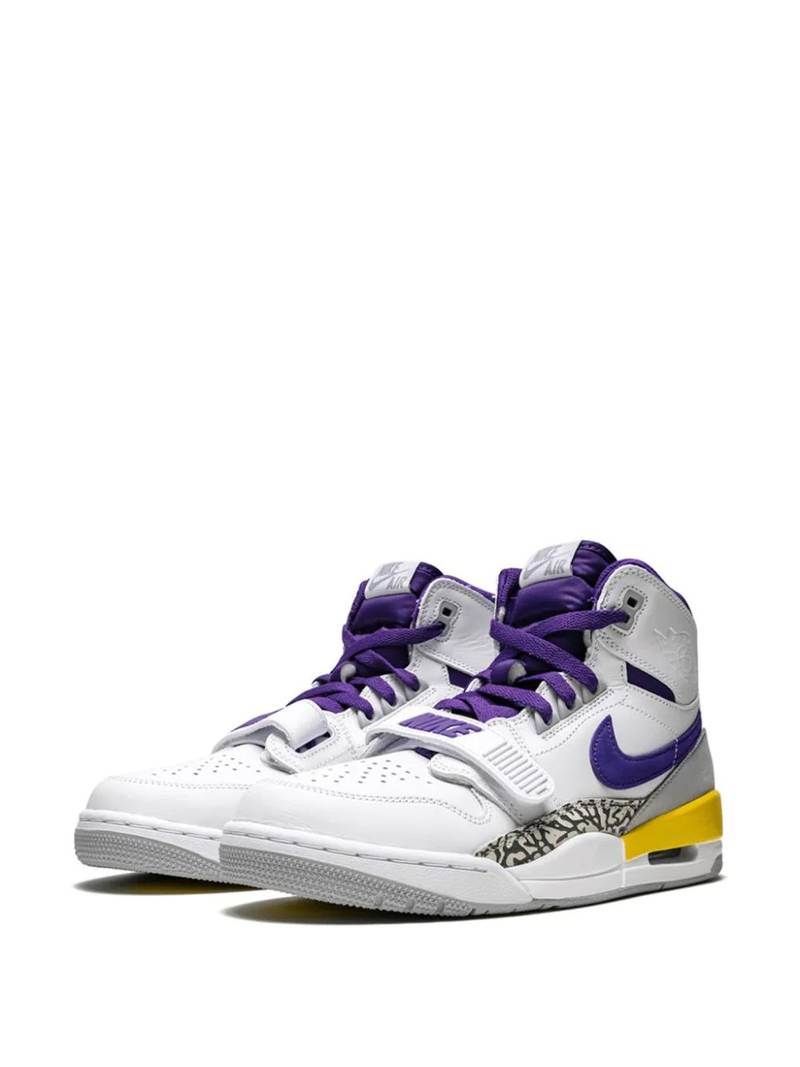 Jordan Air Jordan Legacy 312 outlook
