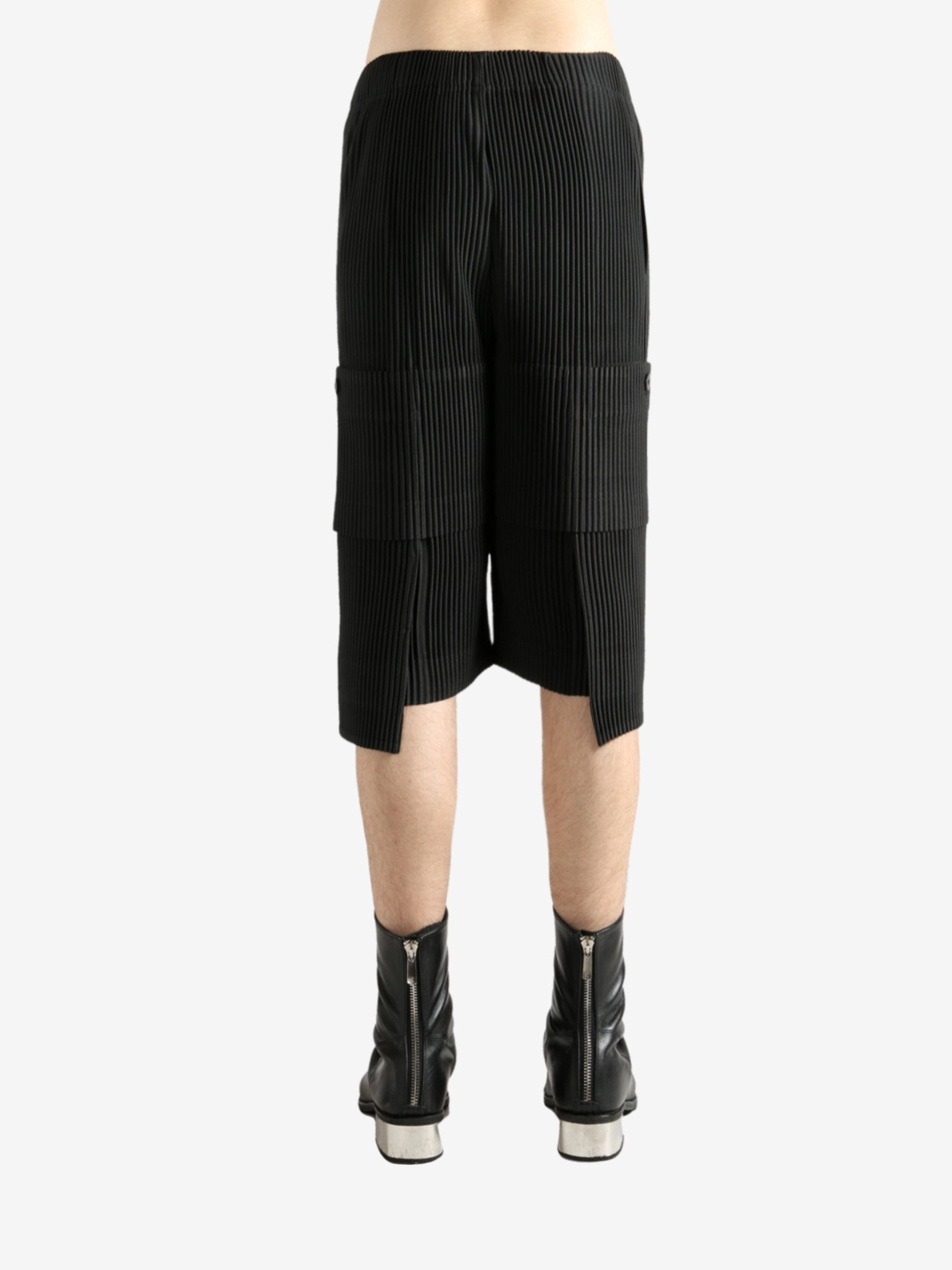 HOMME PLISSE ISSEY MIYAKE - Men Multi-Pocket Shorts - 3