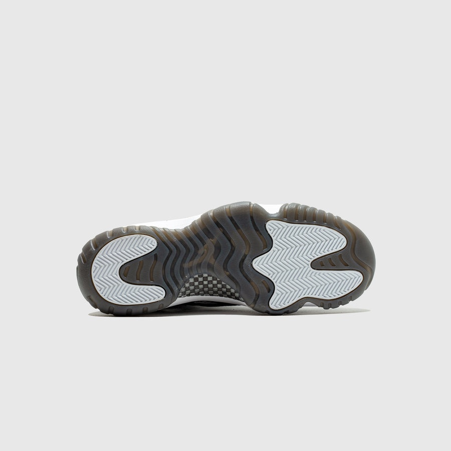 AIR JORDAN 11 RETRO LOW IE "BLACK & WHITE" - 6