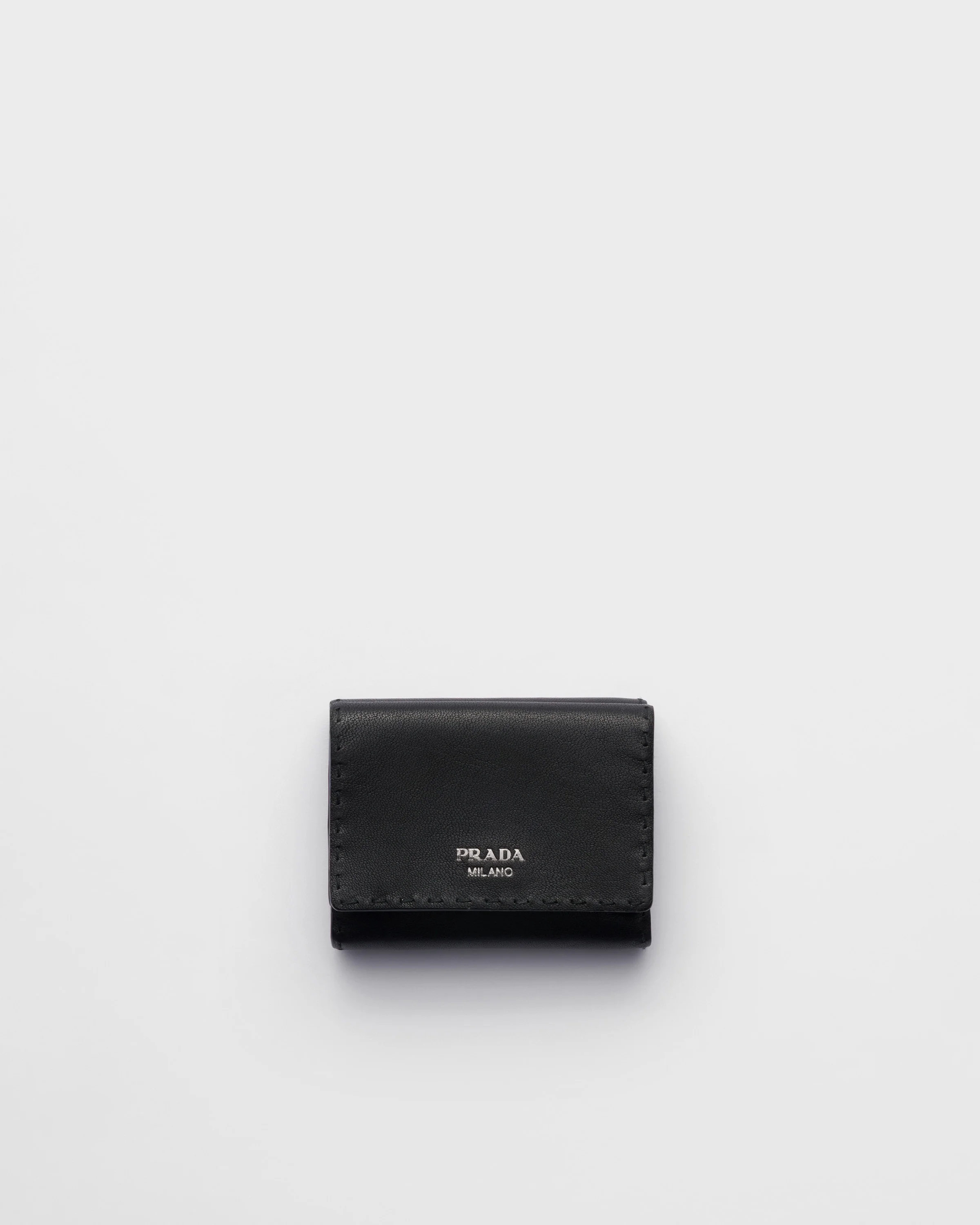 Small antiqued leather wallet - 1