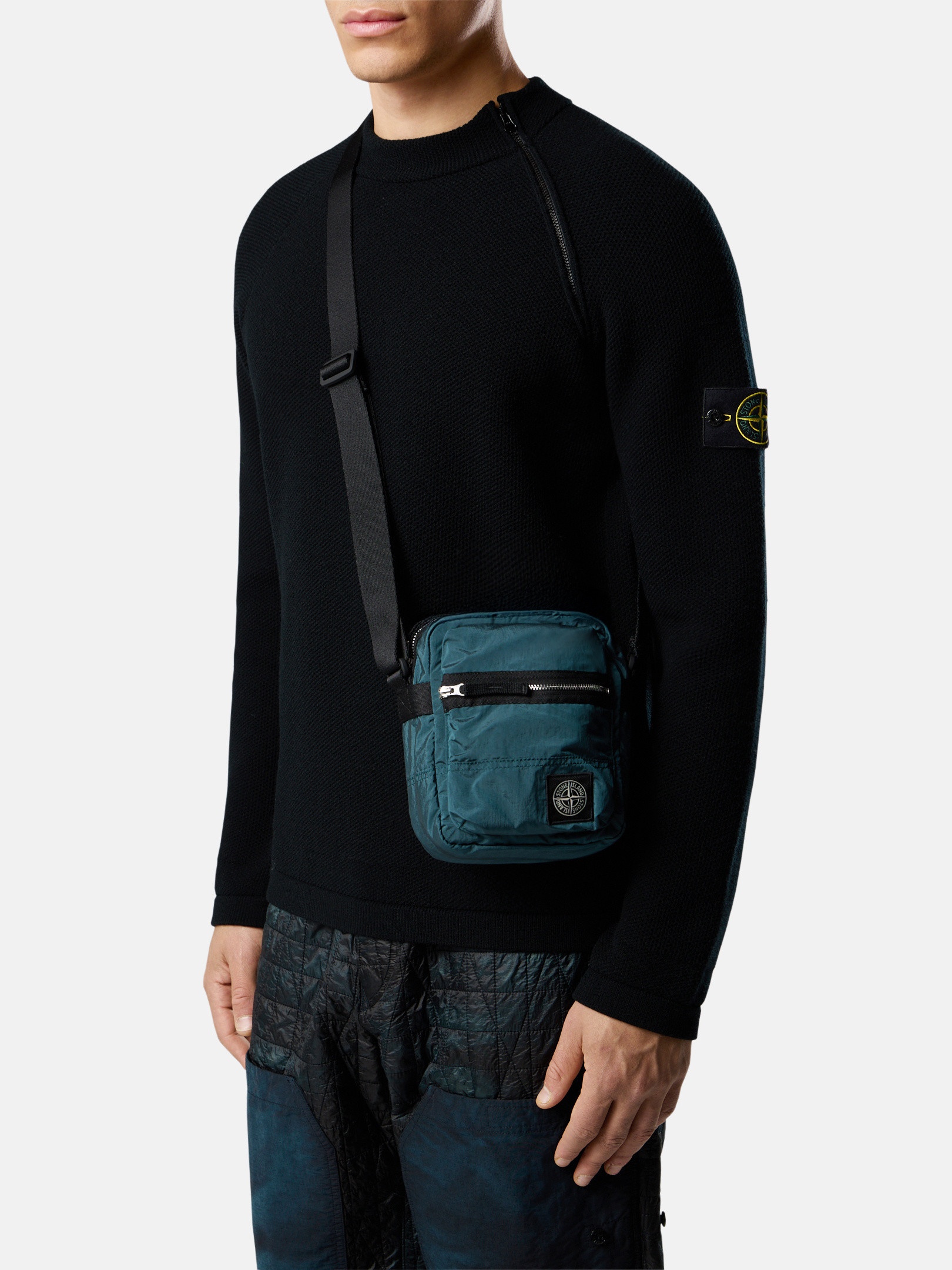 ★正規品【Stone 】Nylon l In Econyl クロスバッグ Stone Island 9200015 COATED NYLON METAL IN ECONYL® | REVERSIBLE