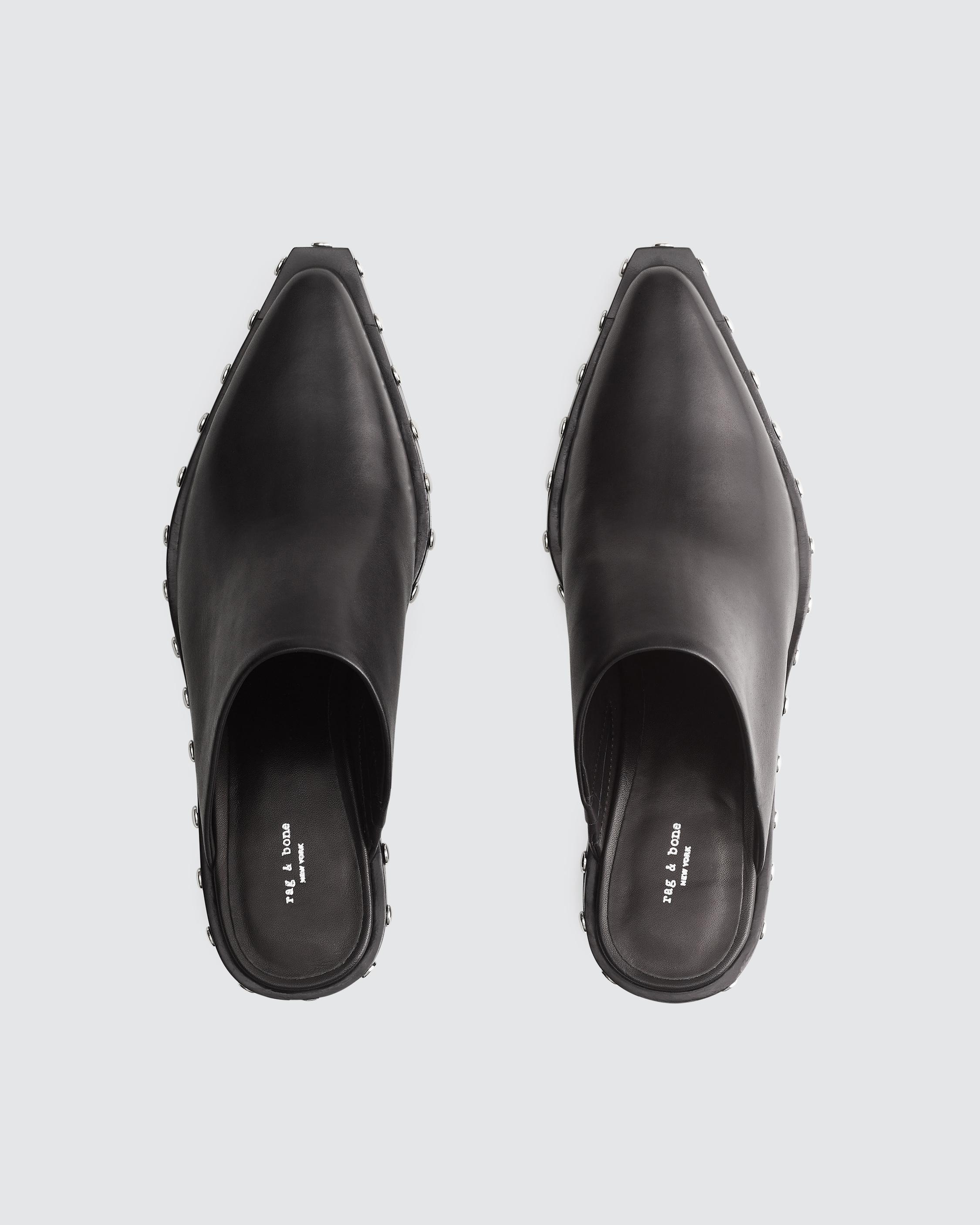 Santiago Mule - Leather
Wedge Heel - 4