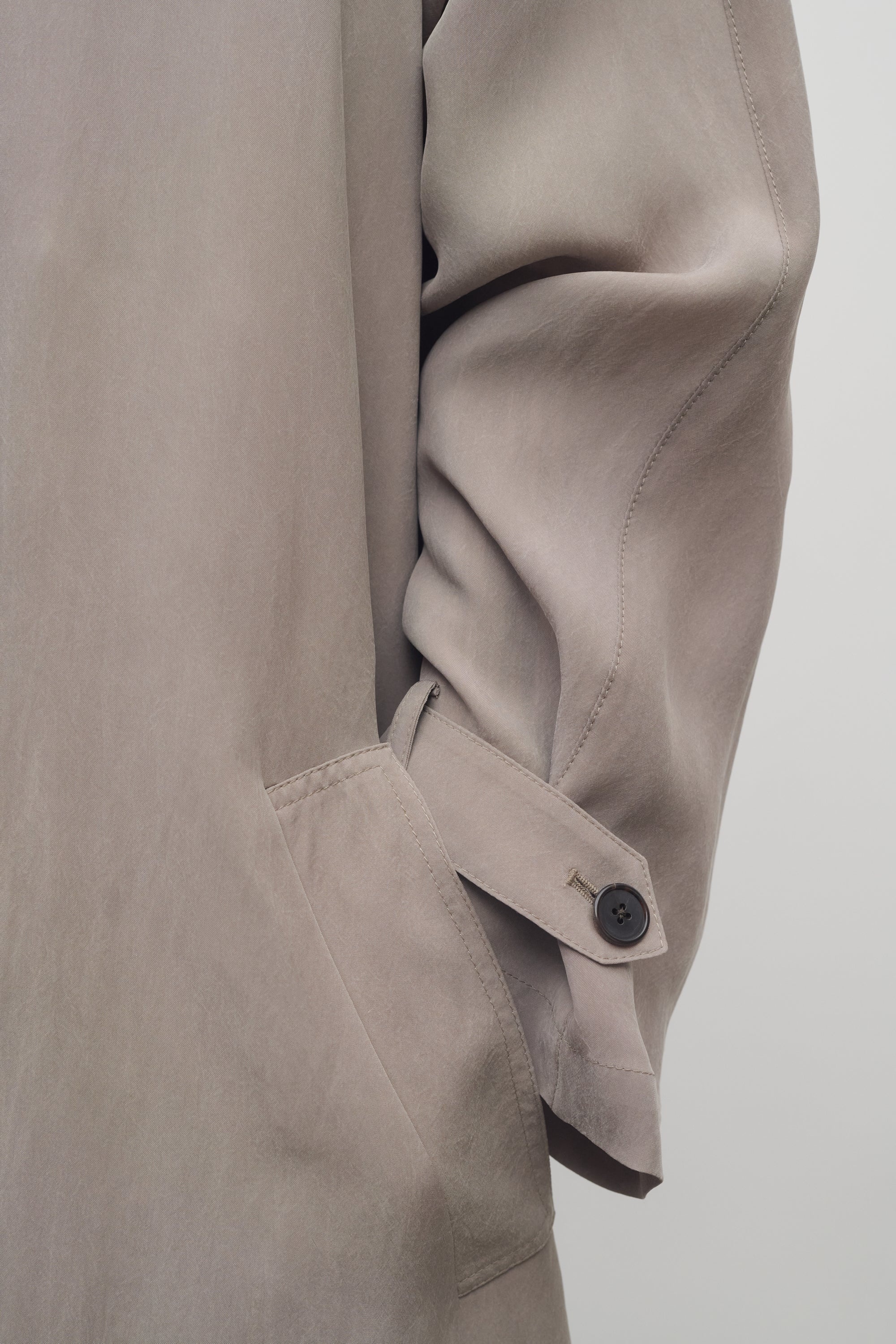 Ryo Coat in Cupro - 7