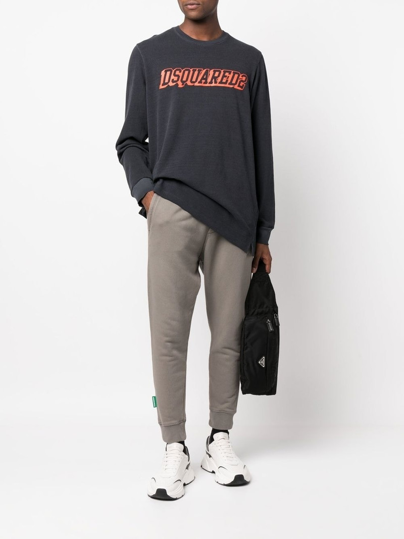 DSQUARED2 logo-print long-sleeve sweatshirt outlook