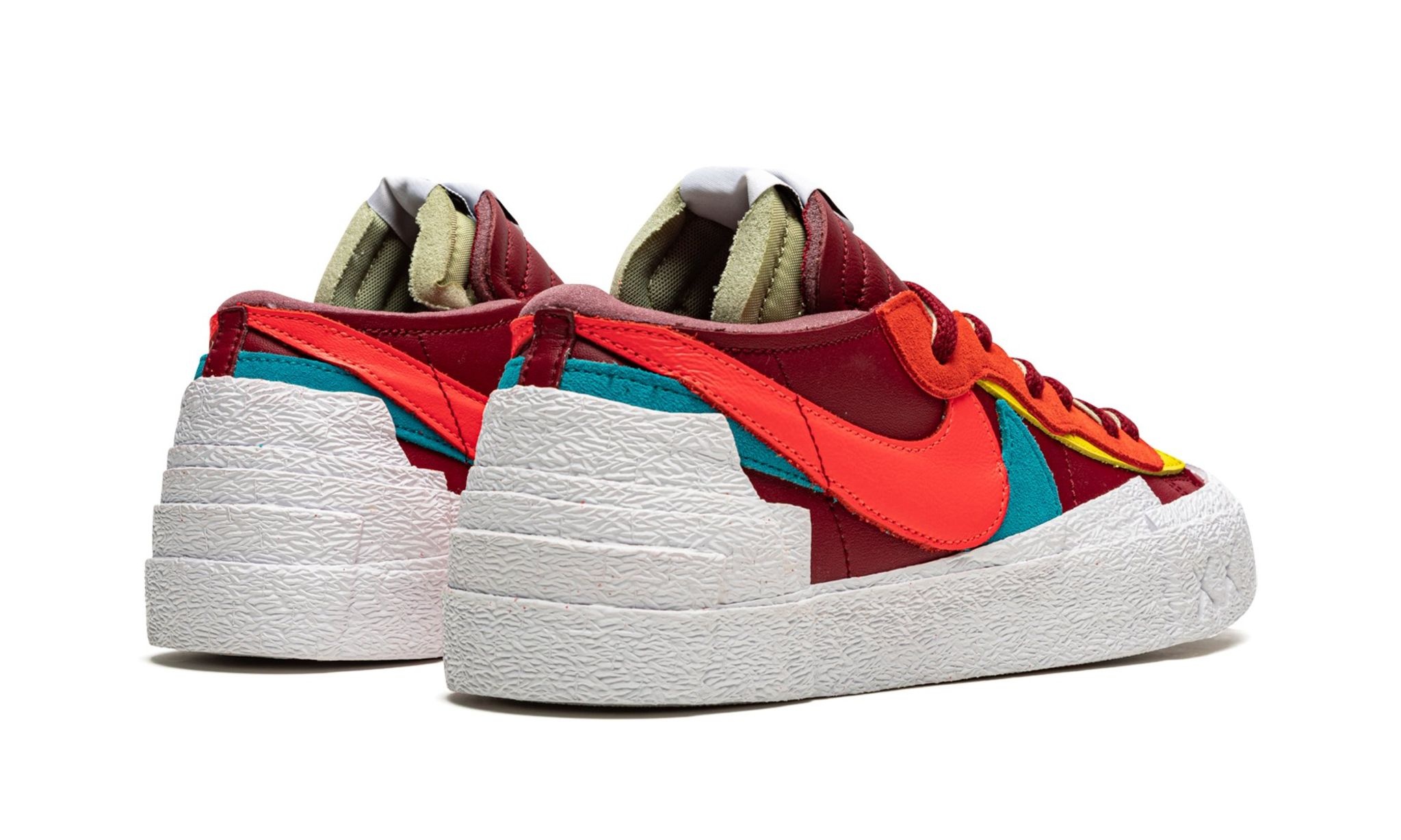 Blazer Low "Sacai - Kaws Red" - 3