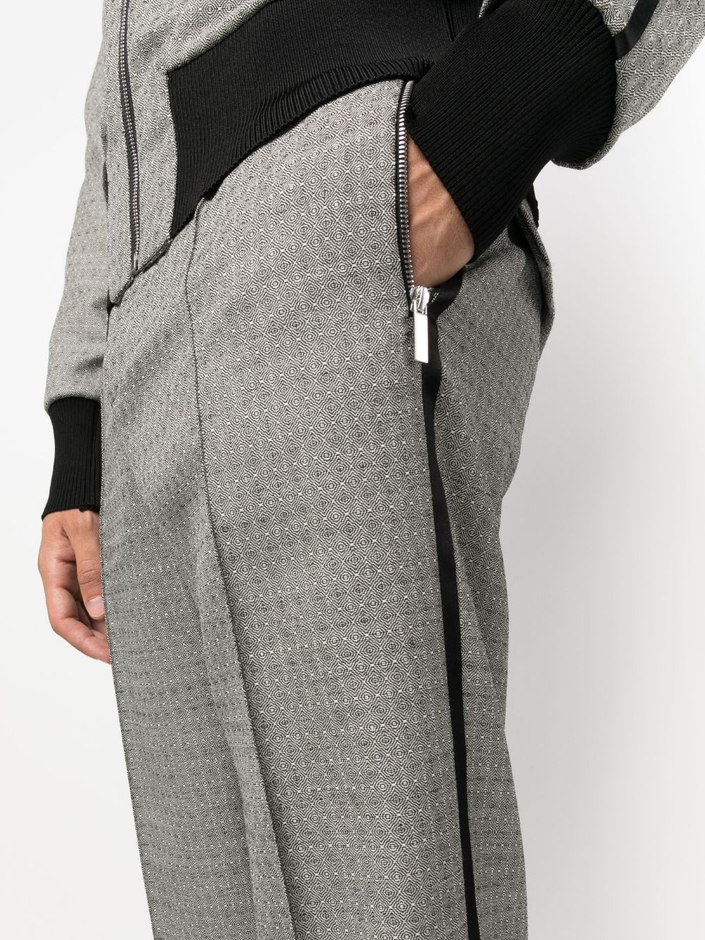 N40 graphic-print straight-leg trousers - 5