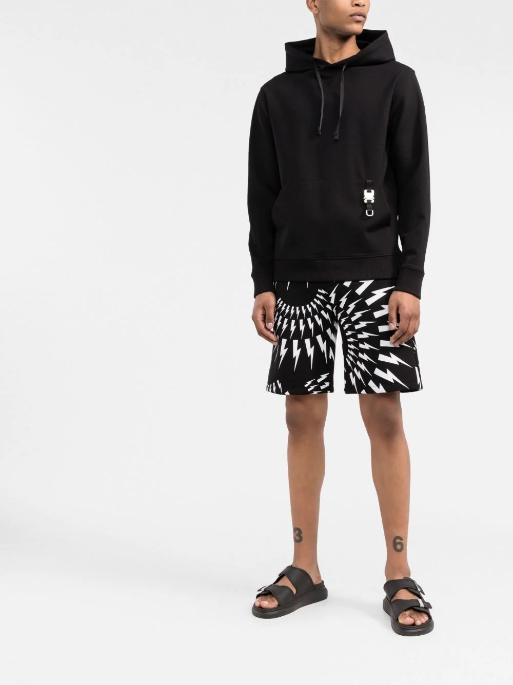 Thunderbolt-print deck shorts - 2