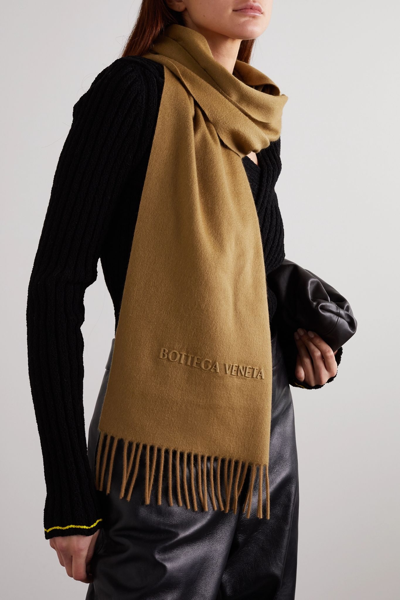 Logo-embossed fringed cashmere scarf - 4