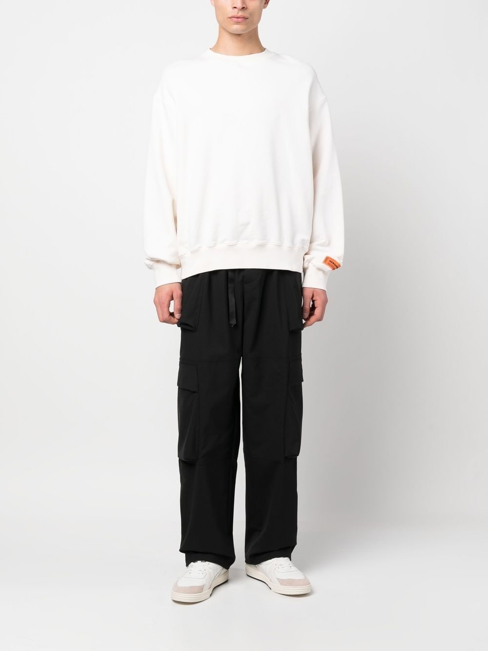 buckle-fastening belted cargo trousers - 2