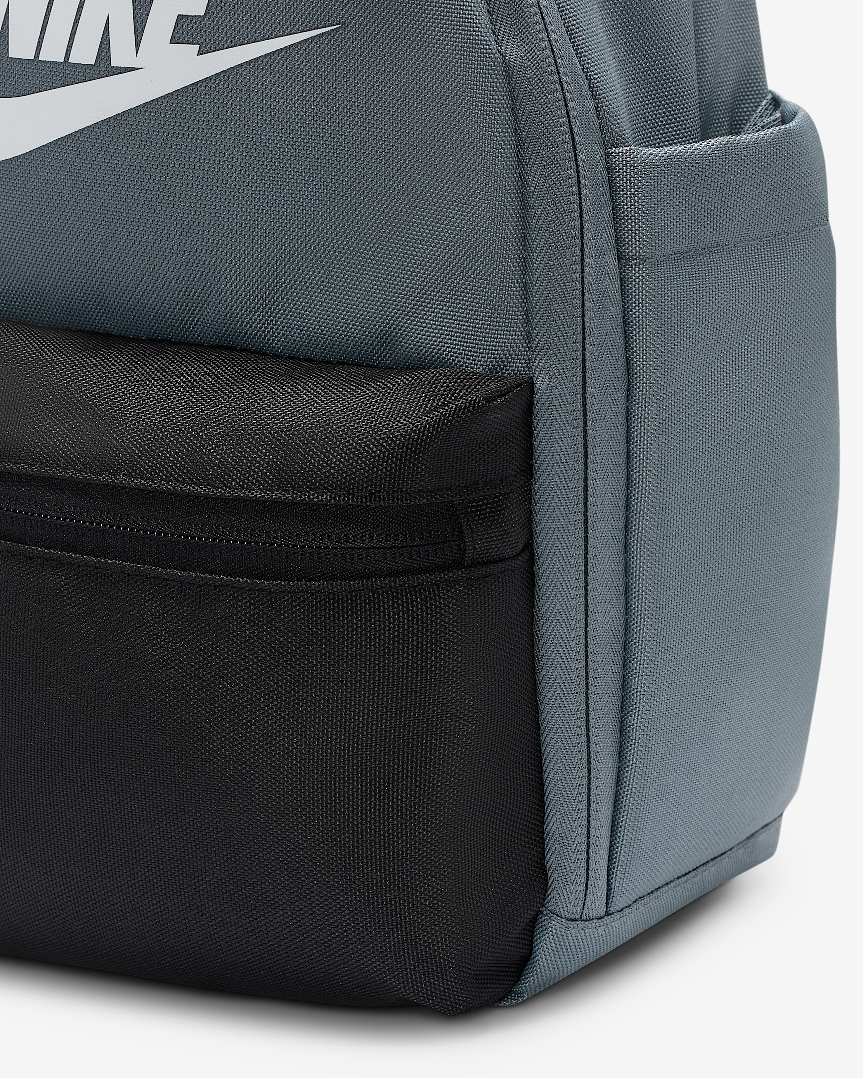 Nike Buddies Lunch Tote (4L) - 7
