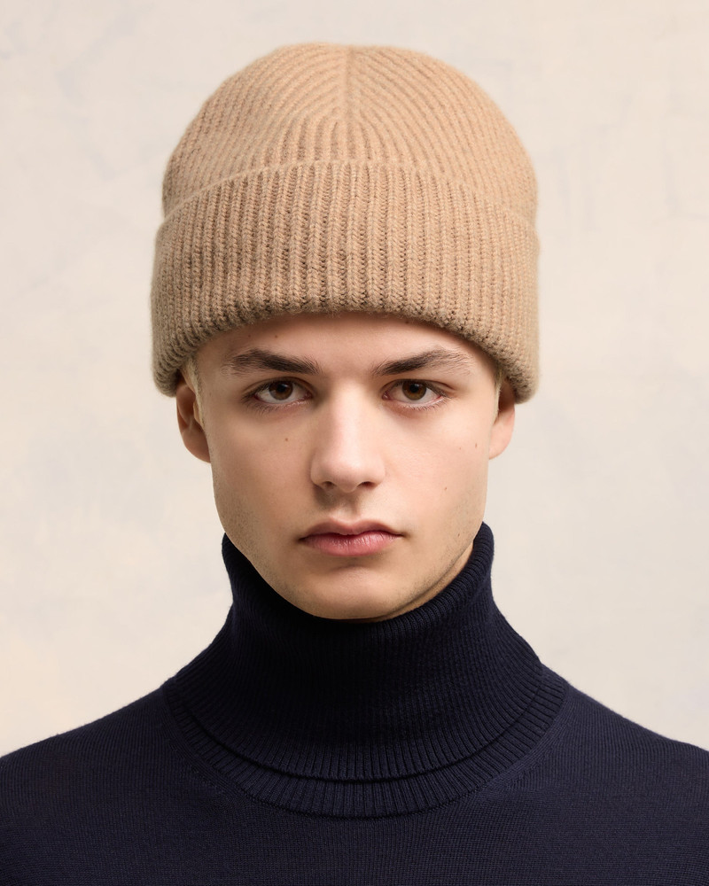 AMI Paris RED AMI DE COEUR BEANIE outlook