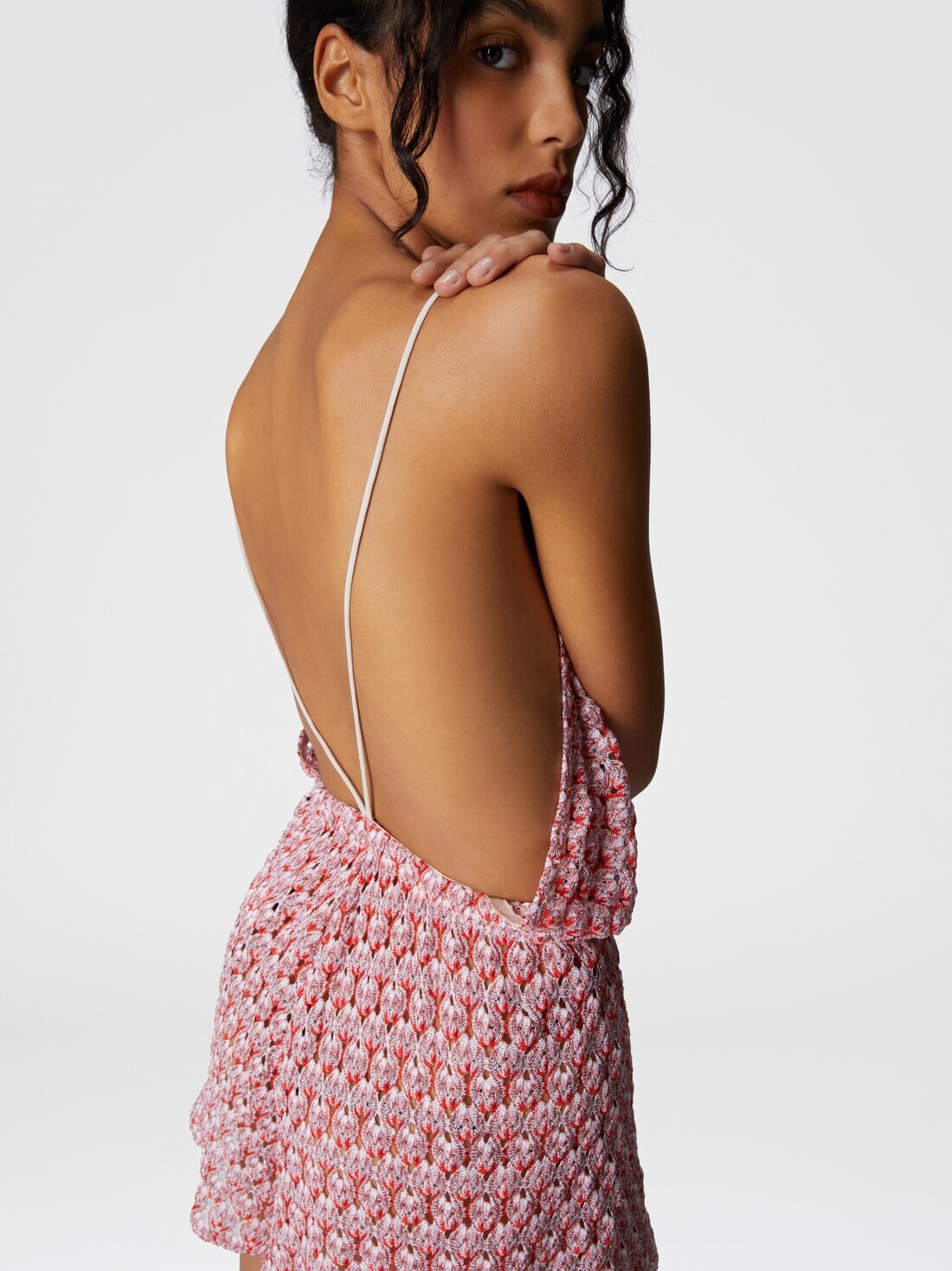 Short jumpsuit in lace with open back - 4