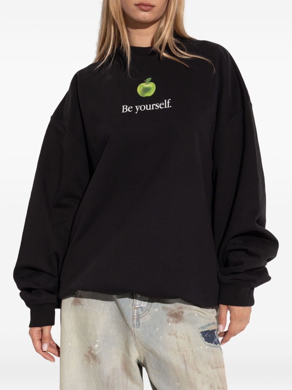 apple-print sweatshirt - 4