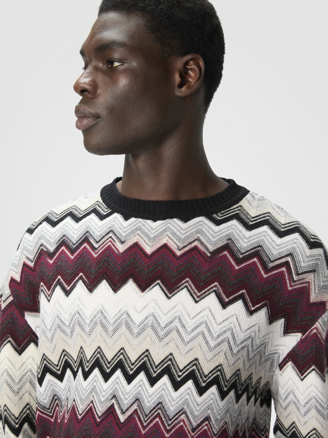 Crew neck sweater with flame zigzag pattern - 4