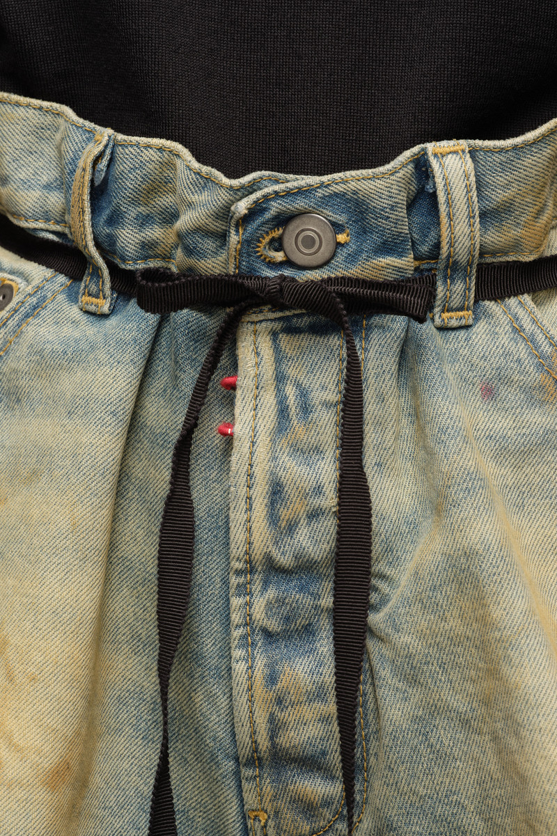 Distressed denim shorts 6