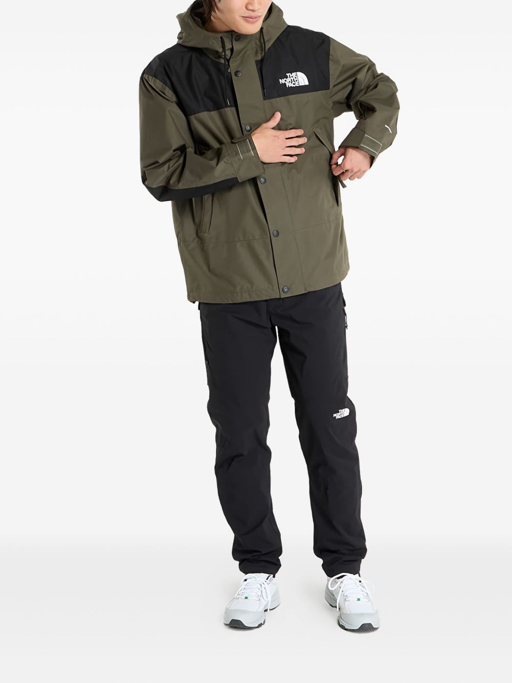 embroidered-logo jacket - 2