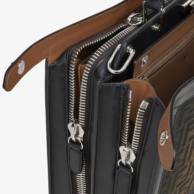 FENDI Peekaboo ISeeU Medium outlook