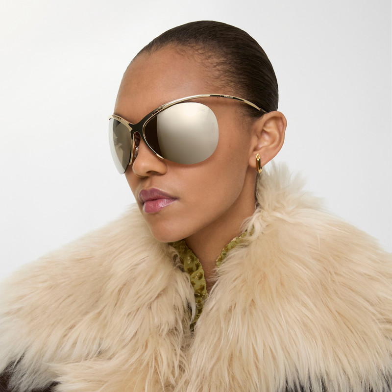 Burberry Metal Pilot Sunglasses outlook