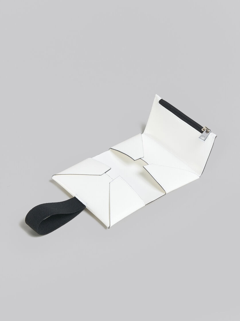 WHITE TRI-FOLD WALLET - 5