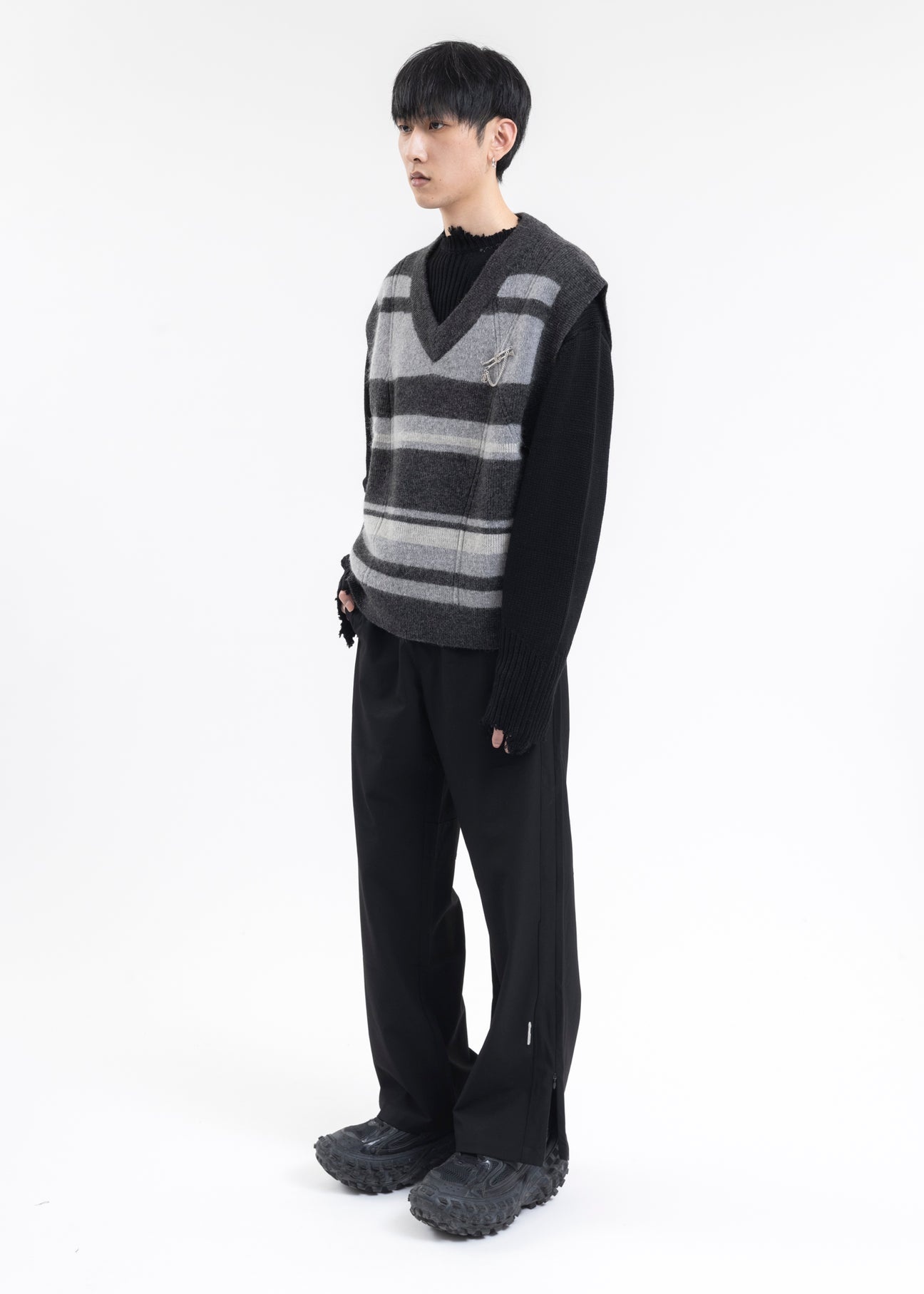 GRAY AND BLACK HOLLOW OUT V-NECK KNIT VEST - 6