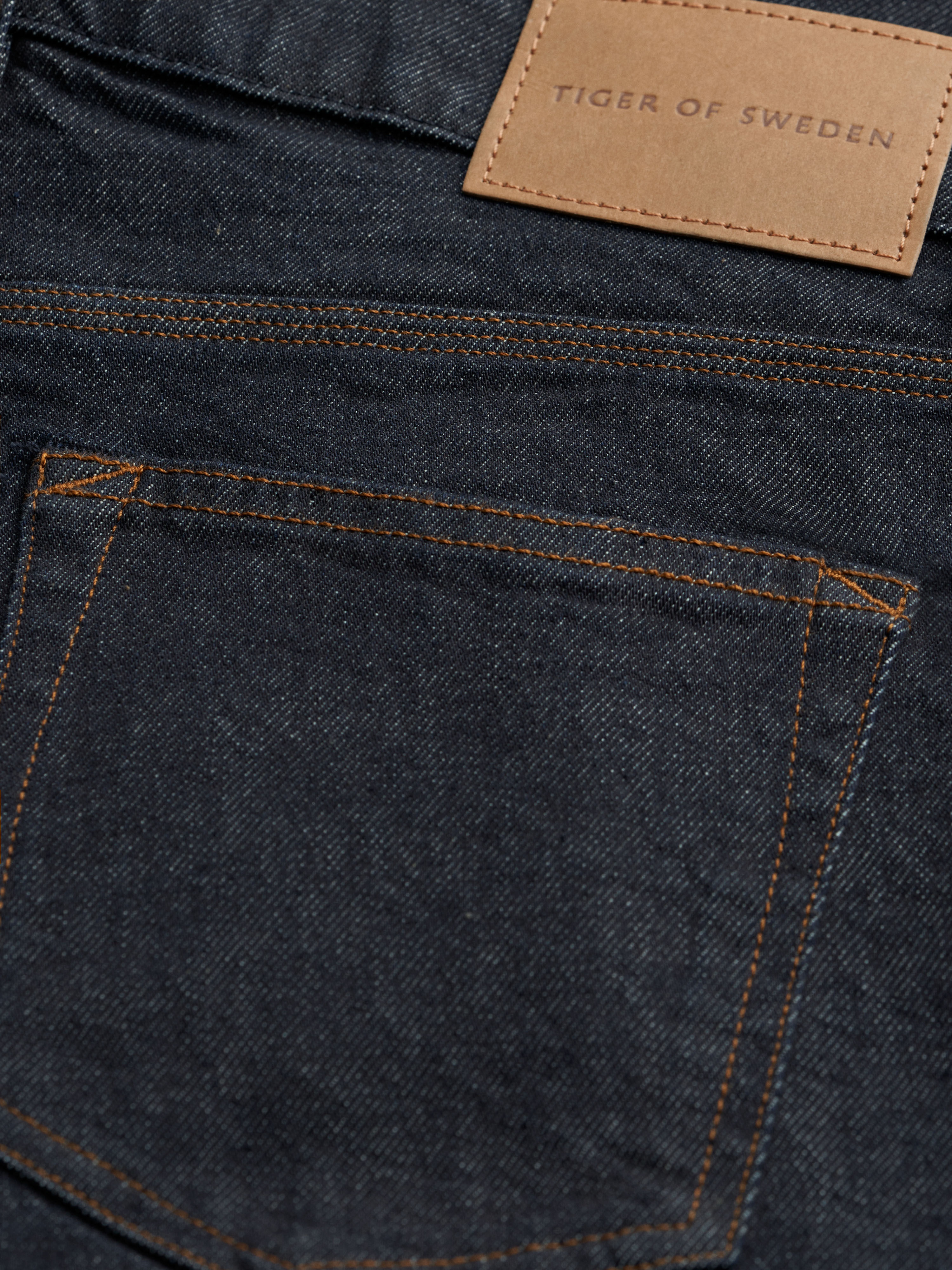 Des Slim-Straight Jeans - 7