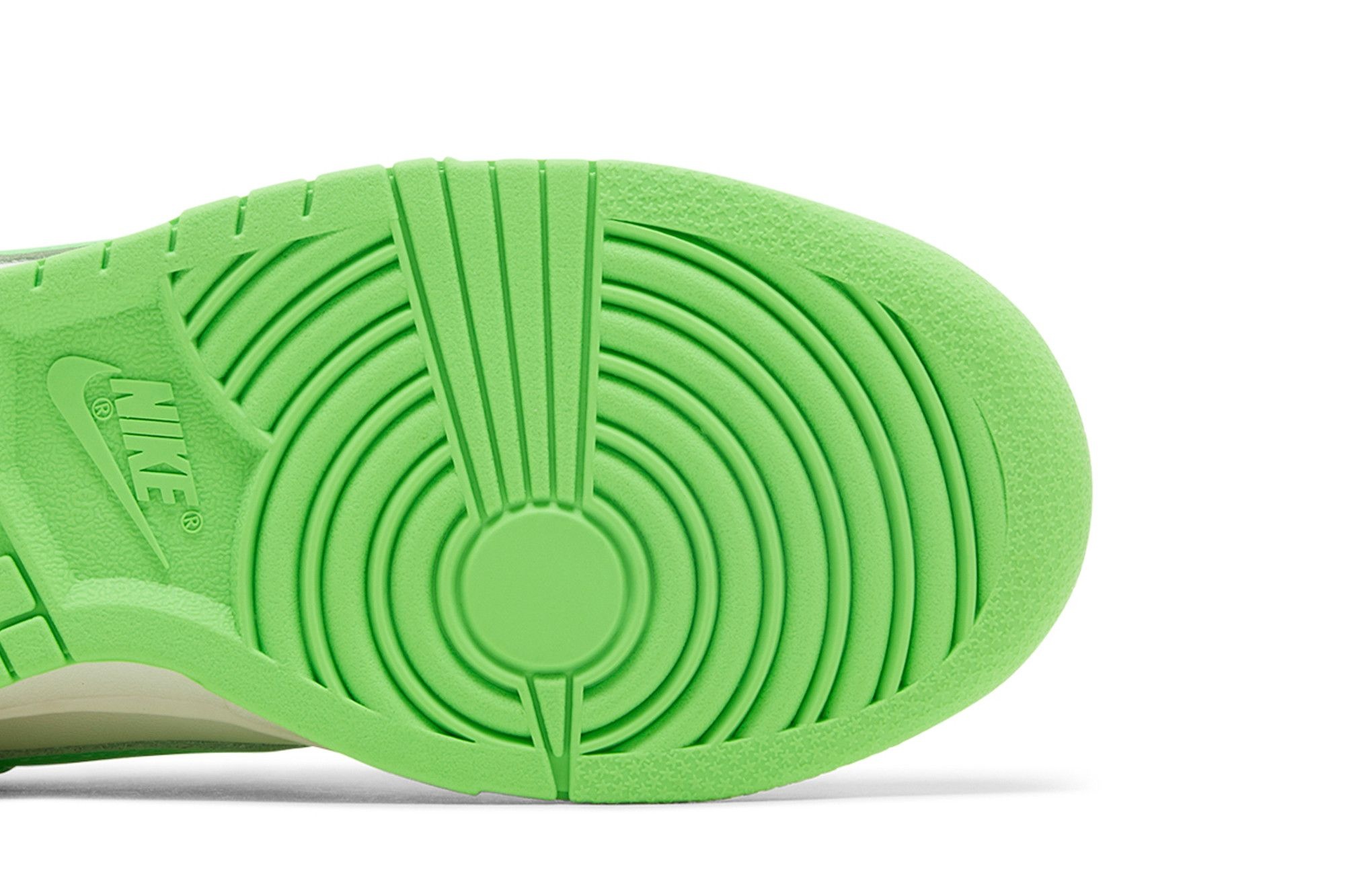 Wmns Dunk Low 'Green Strike' - 5