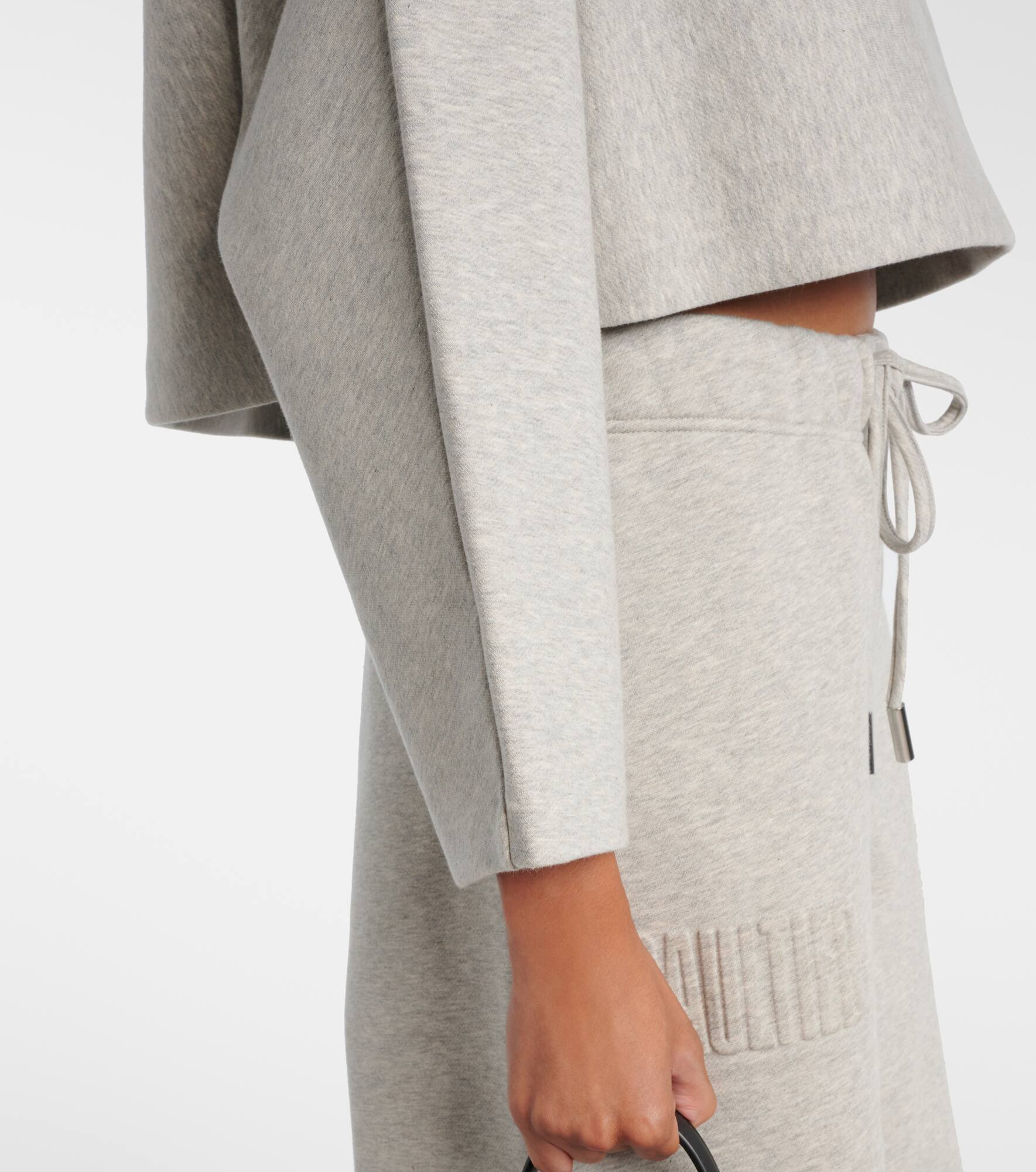 Cropped embossed logo cotton hoodie - 5