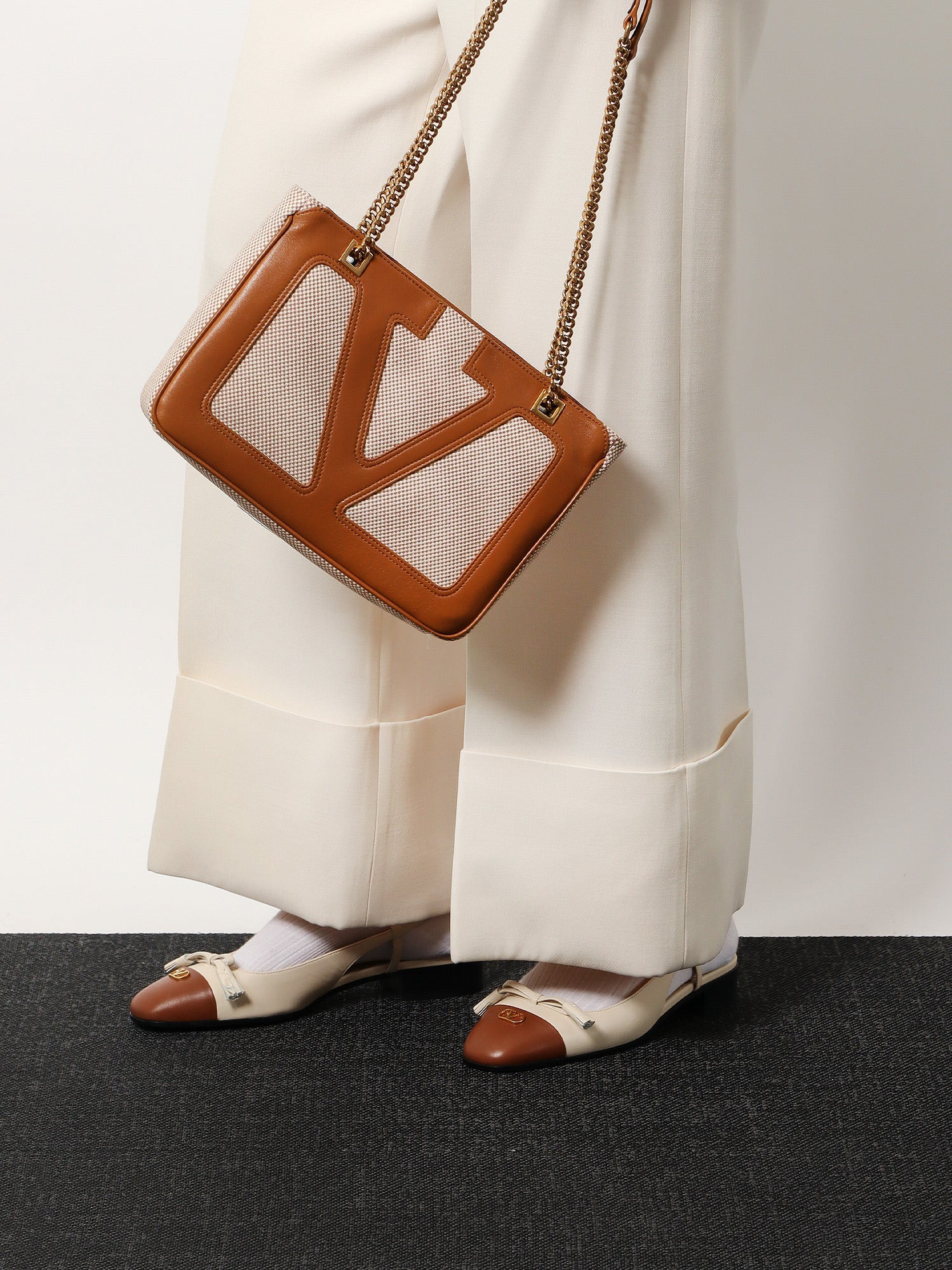Valentino Garavani Valentino Garavani Viva Superstar Canvas Shoulder Bag - 2