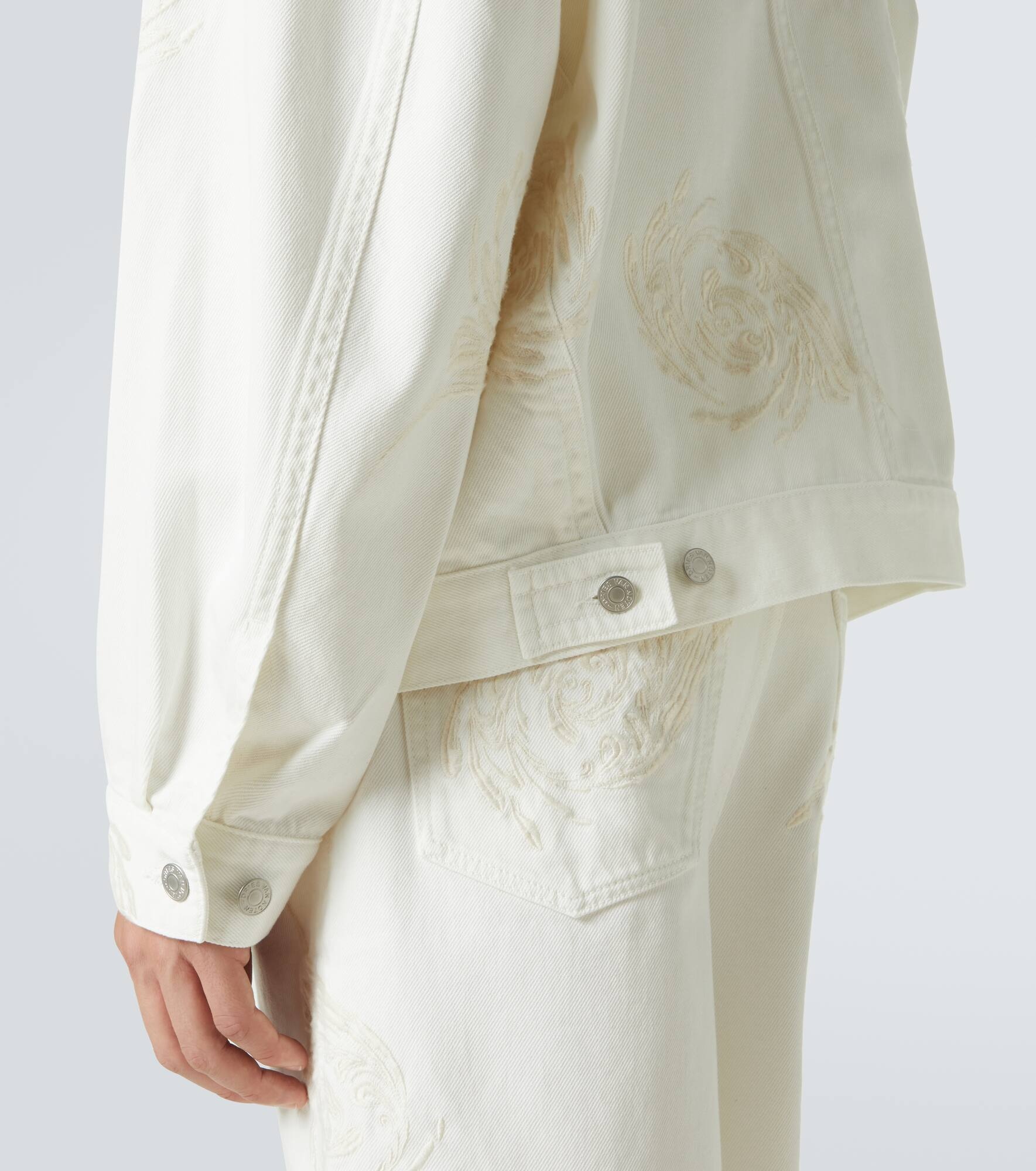 Embroidered denim jacket - 6