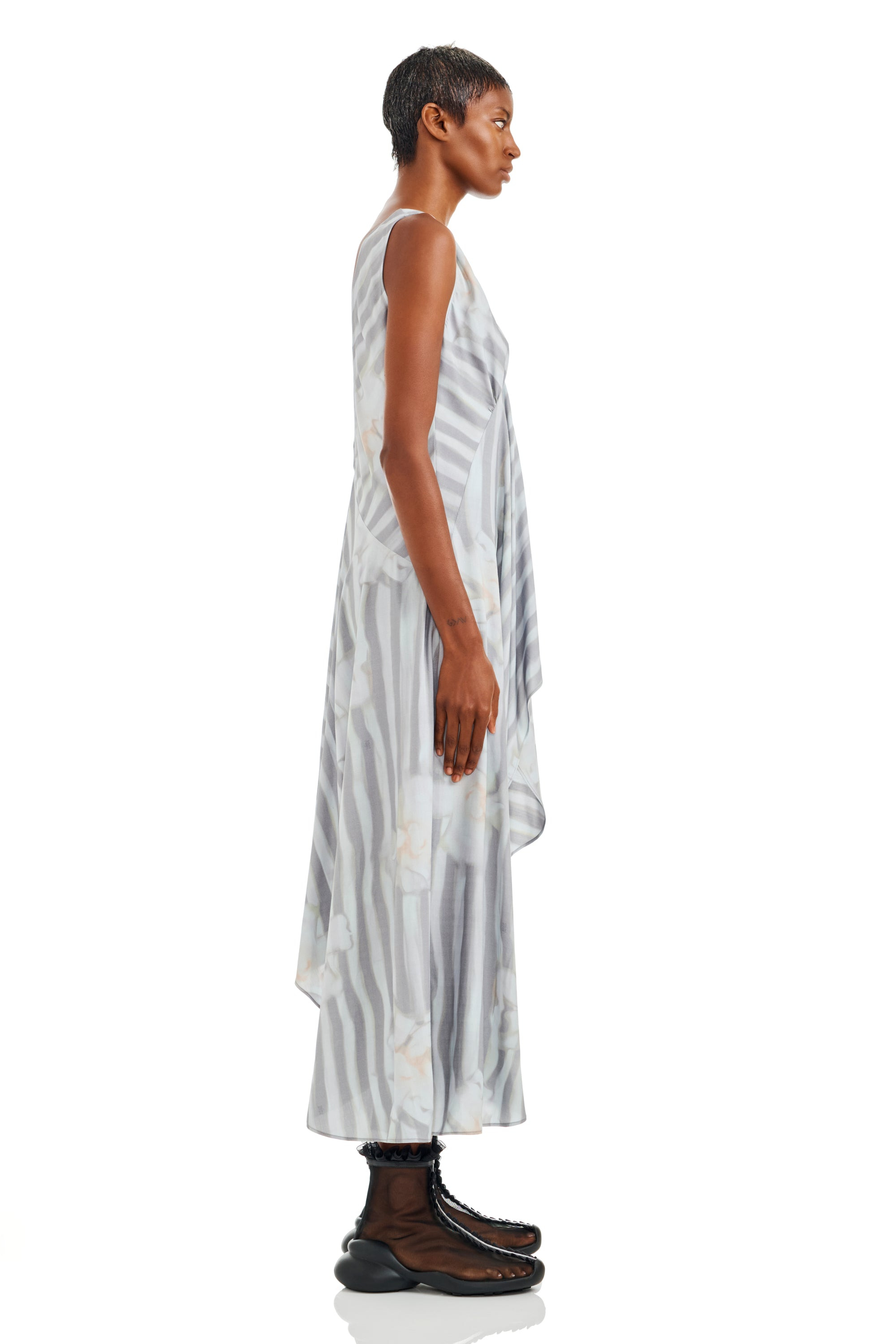 WASHED WAVY NAVY FLOWER STRIPE TULIP DRESS - 4